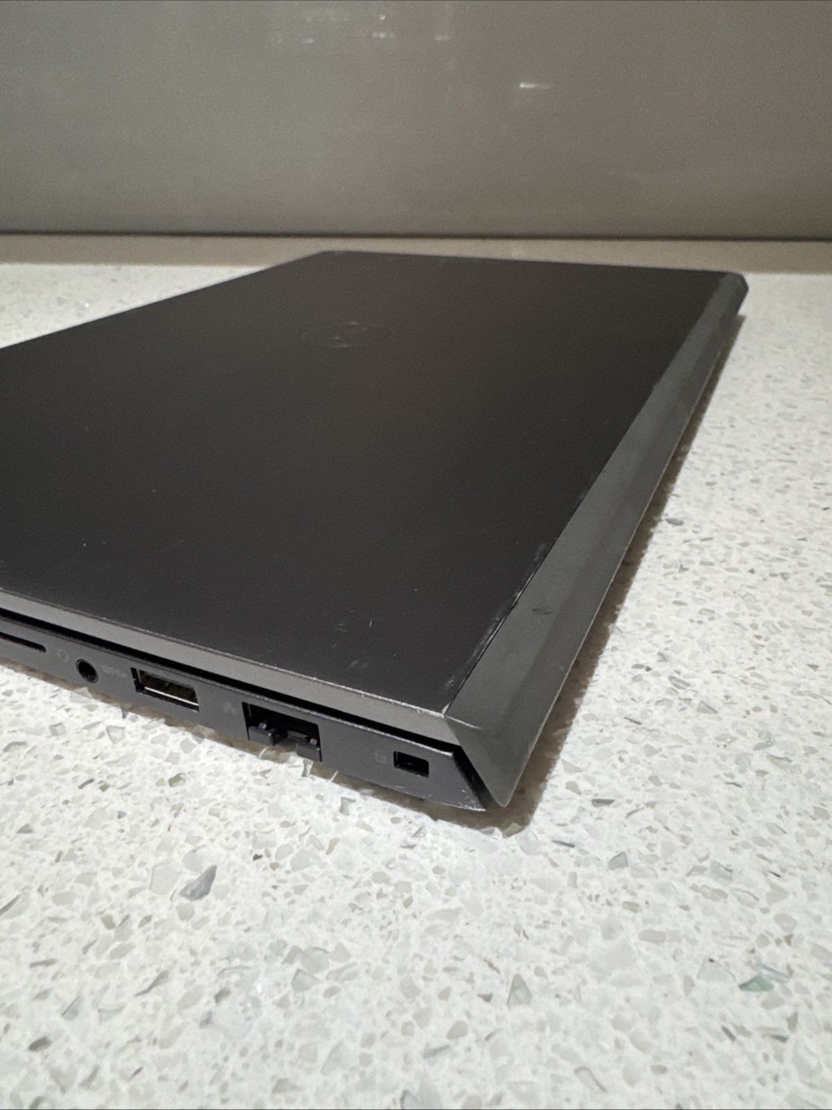 Dell Vostro 5402 Laptop 14″ Quad i5-1135G7 8GB 238GB Windows 10 Pro