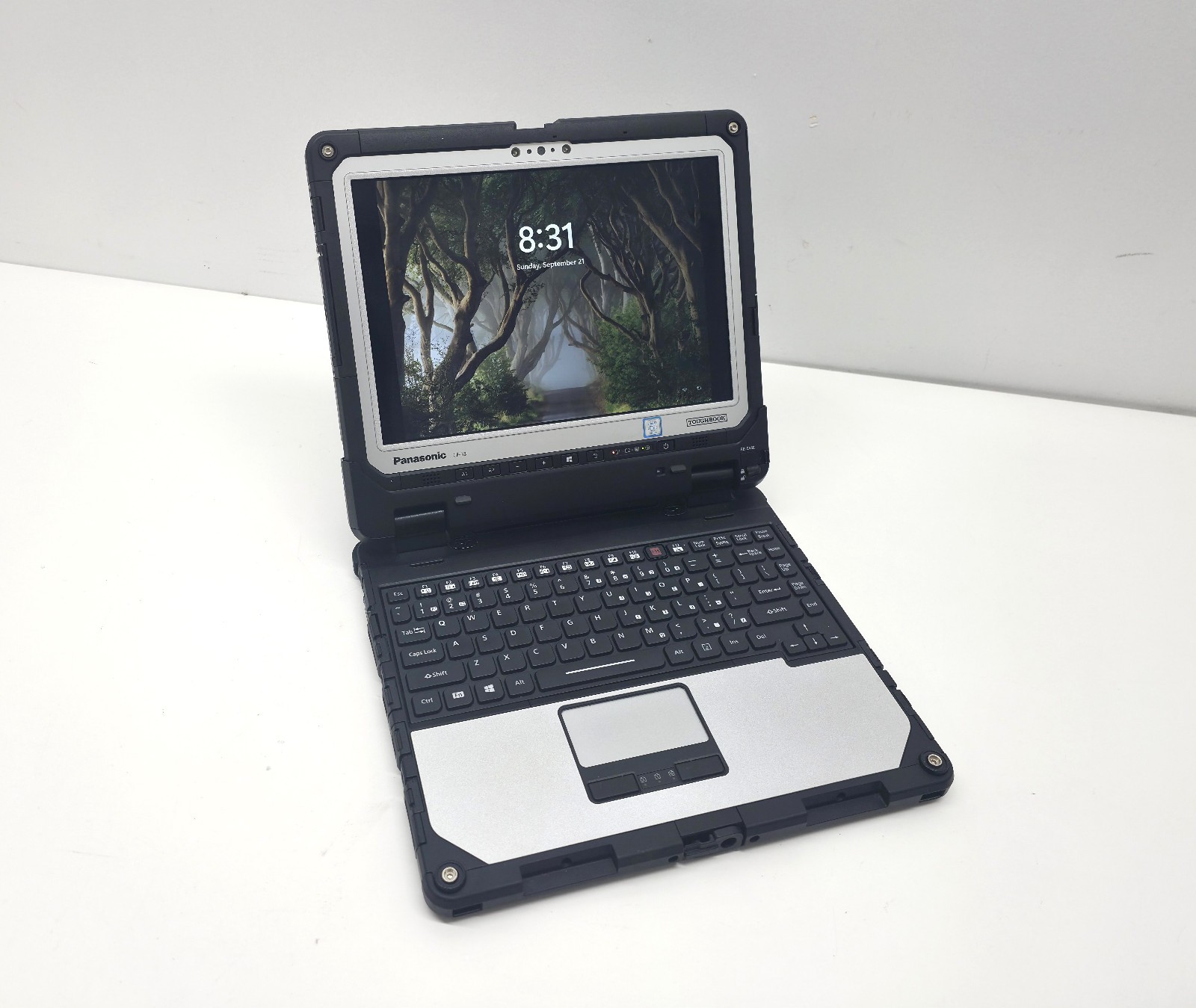 Panasonic Toughbook CF-33 Core i5 7th gen. 8GB 128GB SSD Win 11 Pro 2D Barcode