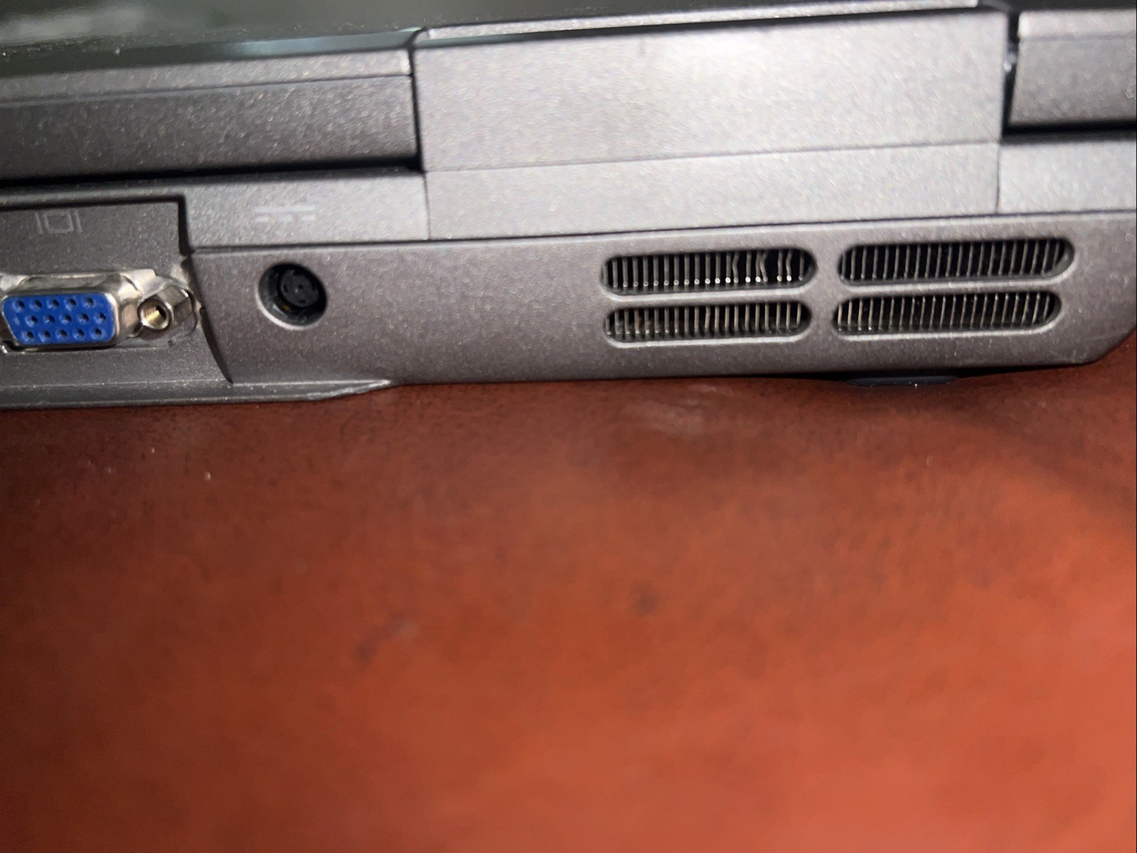 Dell Latitude D810 Intel Pentium M 1.73GHz 520MB Ram NO HDD For Parts