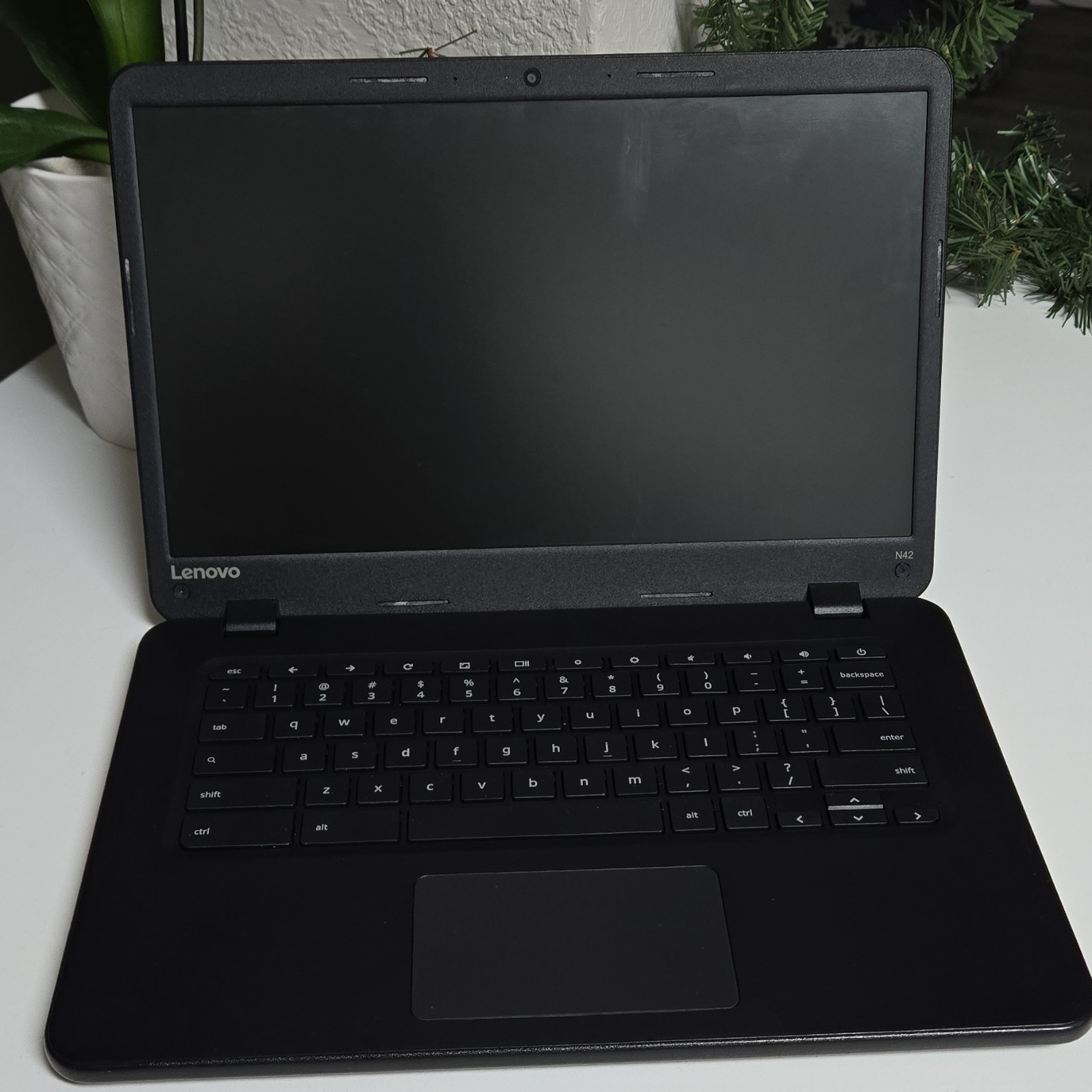 Lenovo N42-20 Chromebook 14″ Intel Celeron Black Chrome OS Laptop
