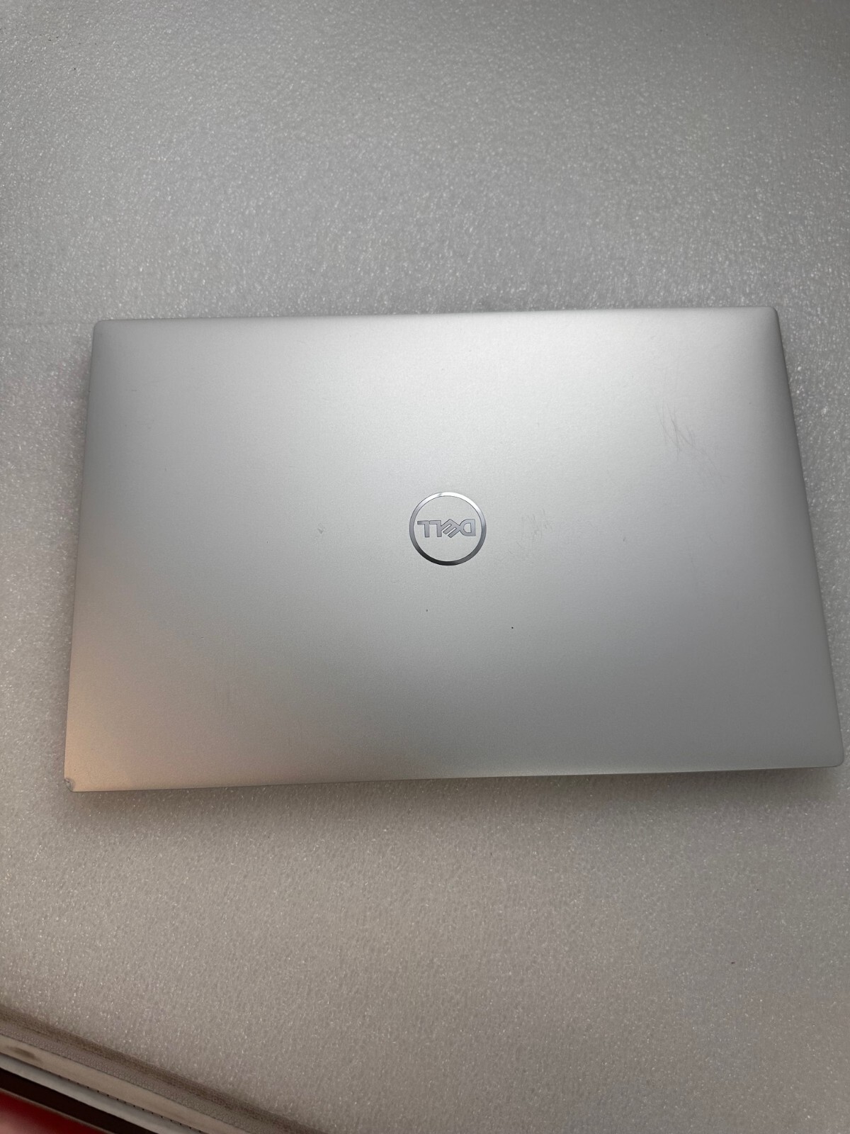 Dell XPS 9300 FHD Intel i7-1065G7 8GB DDR4 Ram 256 NVMe SSD Win 11