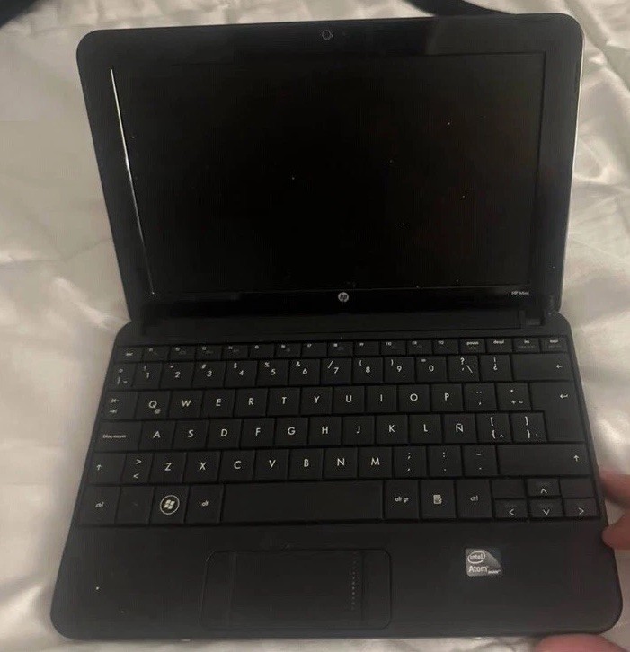 HP Mini 110-1126nr Windows 7 Starter Laptop