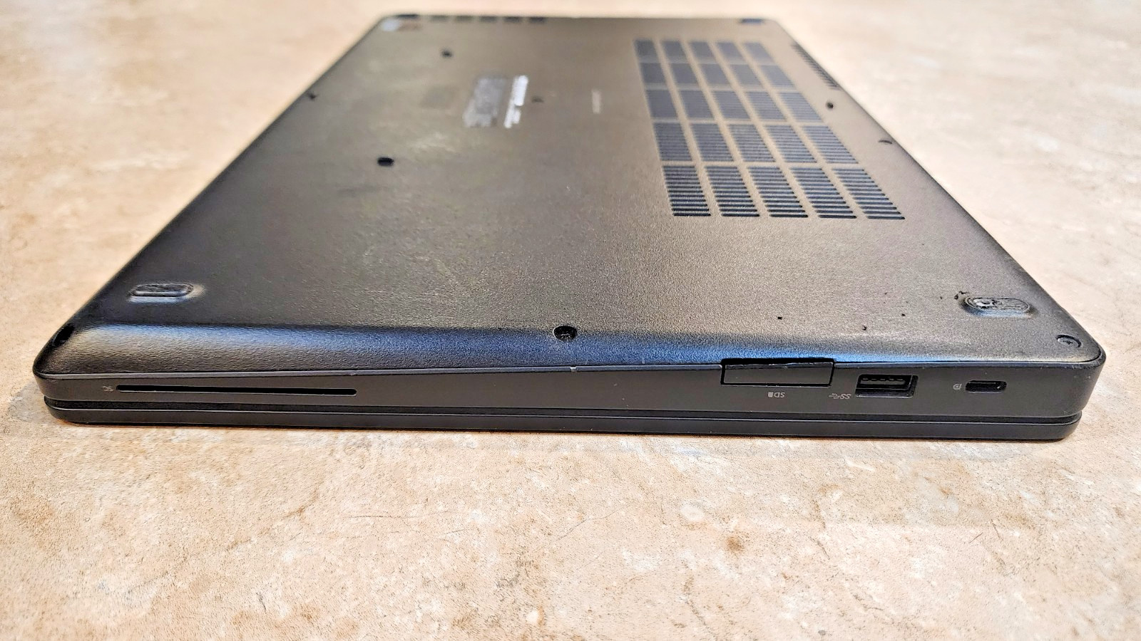 Dell Latitude 5591 15.6″ Quad-Core i5-8400H 16GB RAM 256GB SSD Win11 Pro Laptop