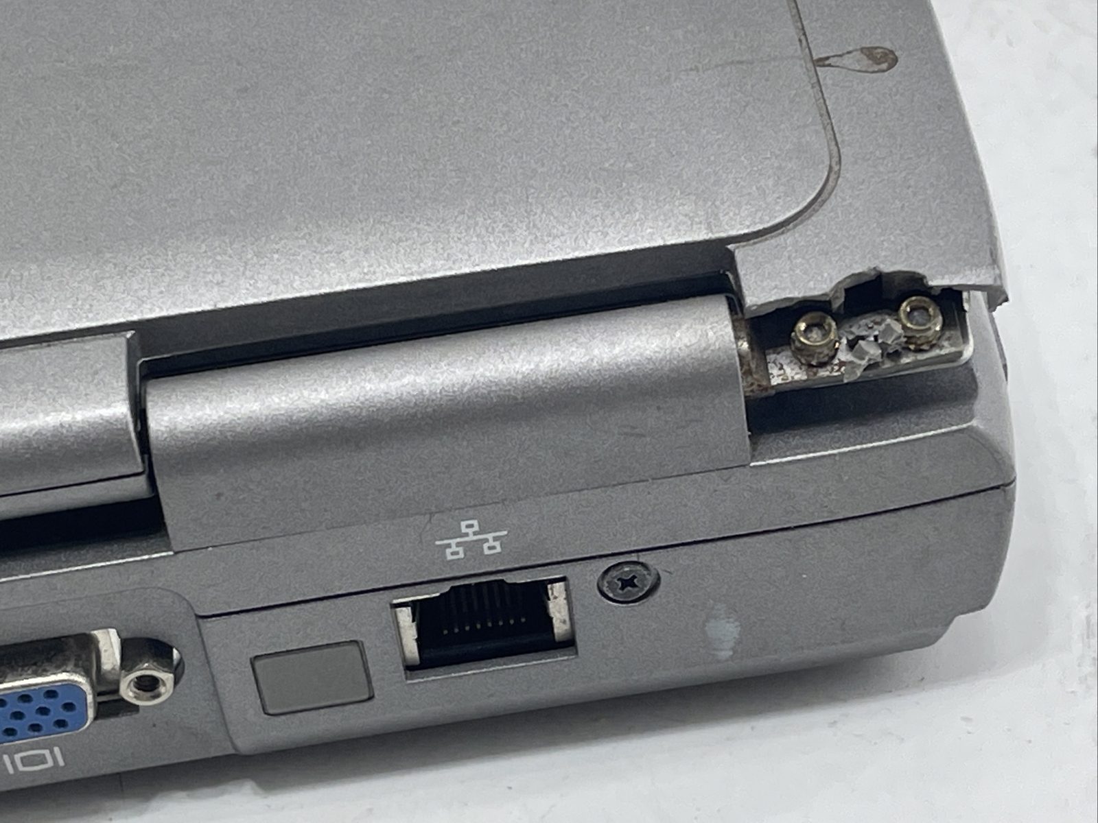 Dell Inspiron 1150 PP08L 14.1″ NO RAM No HDD No AC Adaptor For Parts or Repair