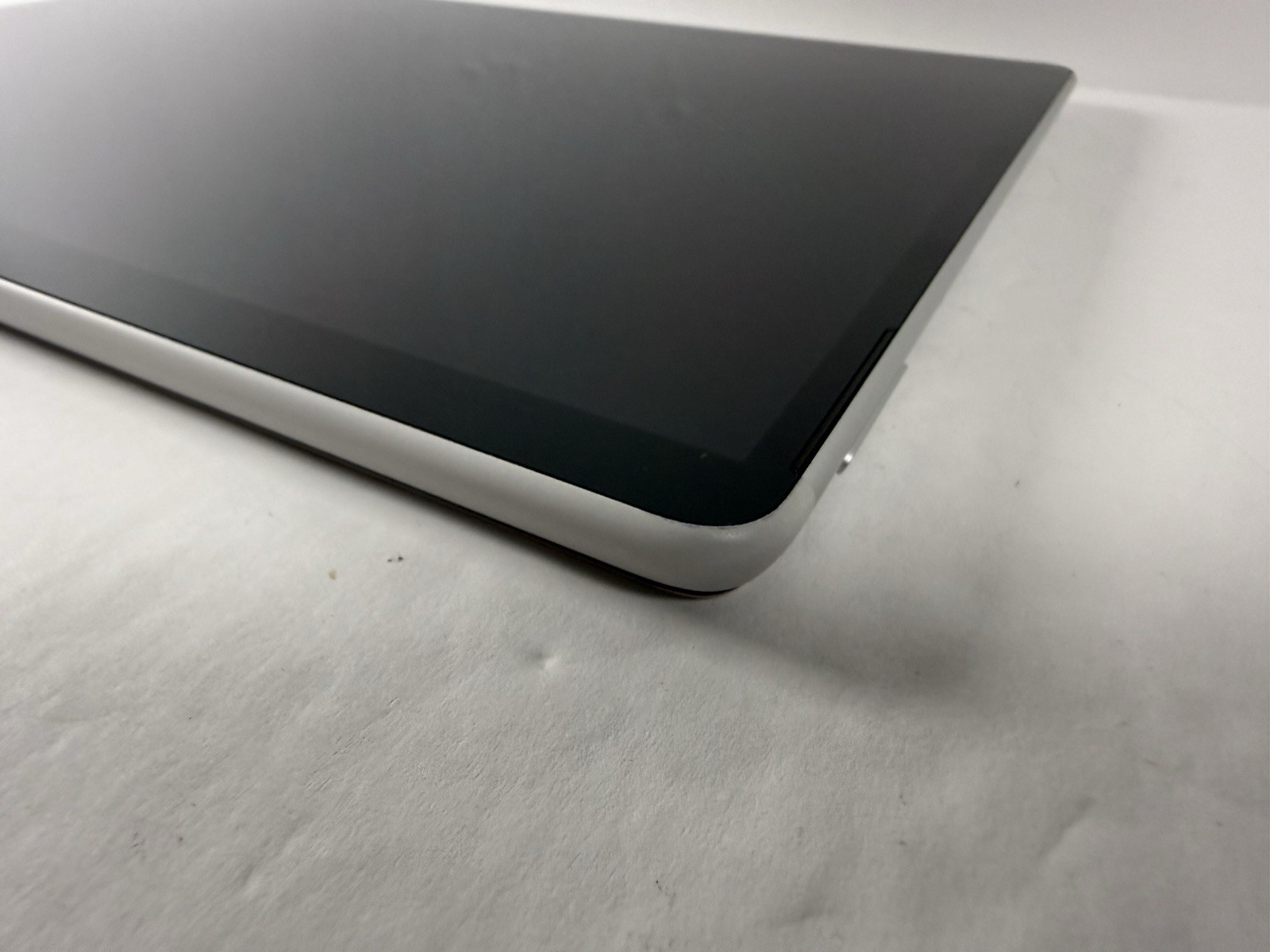 Microsoft Surface Pro 8 (1982) i5-1145G7 – 16GB RAM – 256GB 120Hz – Win 11 Pro