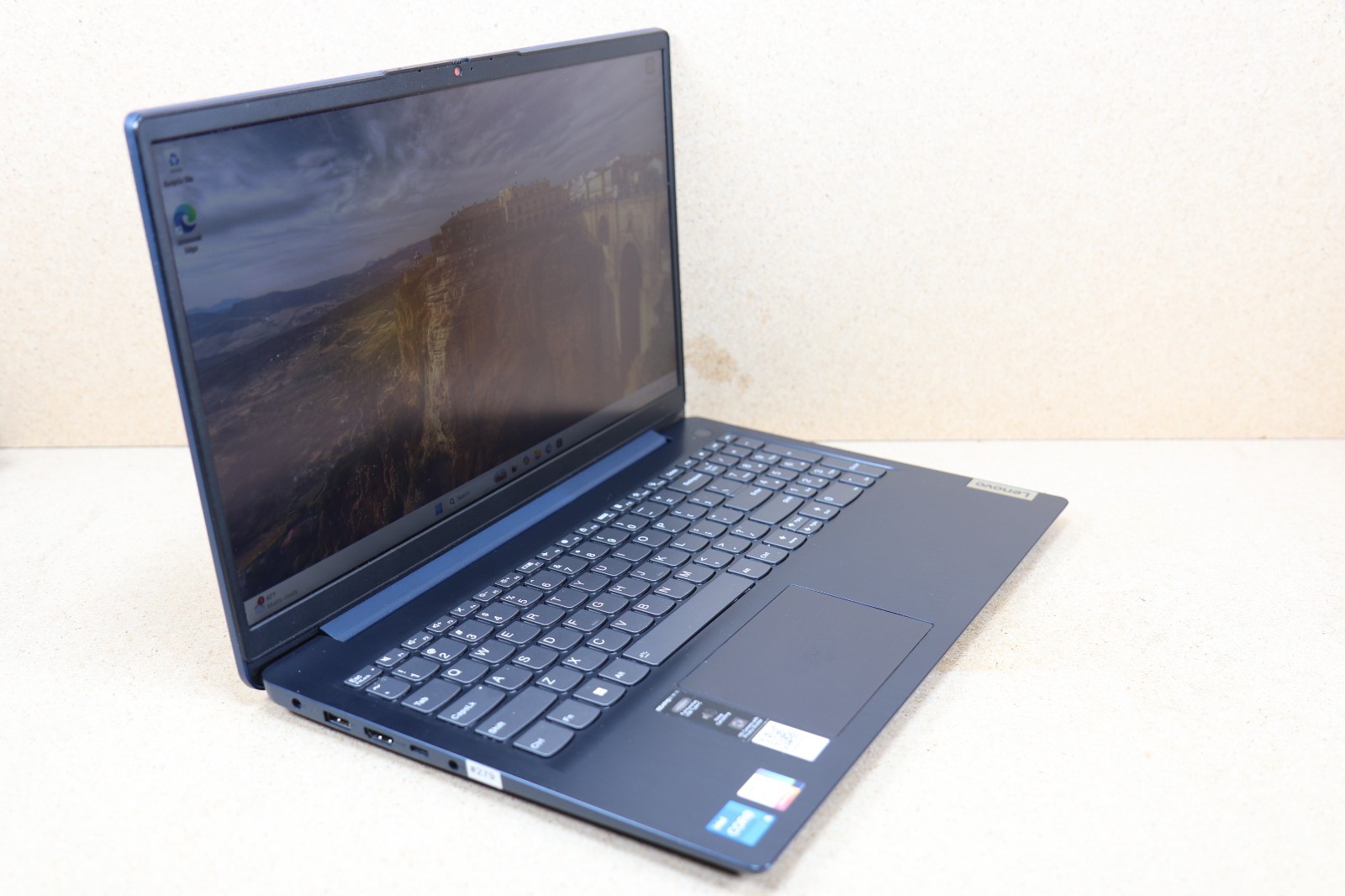 15.6″ Lenovo IdeaPad 3 15IAU7 (Touch) / i5-1235U / 12GB / 512GB (279)