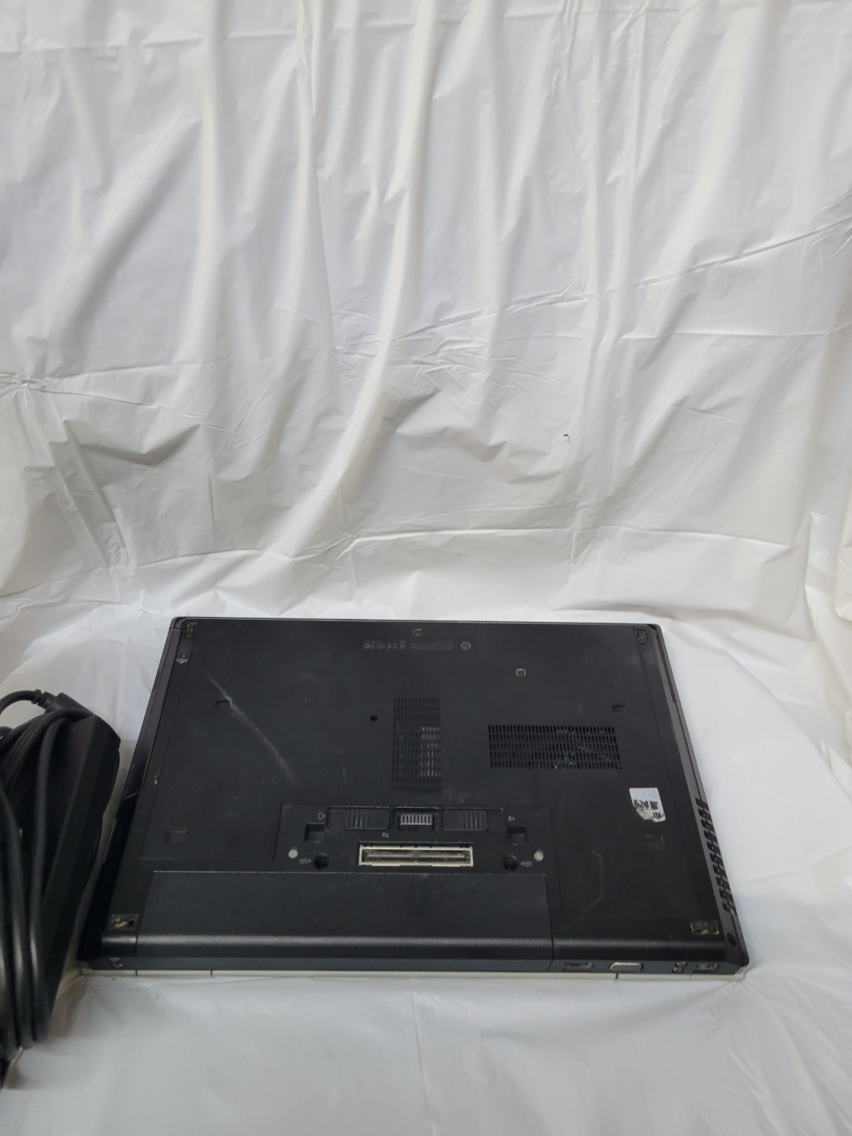 HP ELITEBOOK 8470P Laptop w/ Intel Core i5-3340M 2.70 GHZ + 8 GB,256GB SSD WIN 7