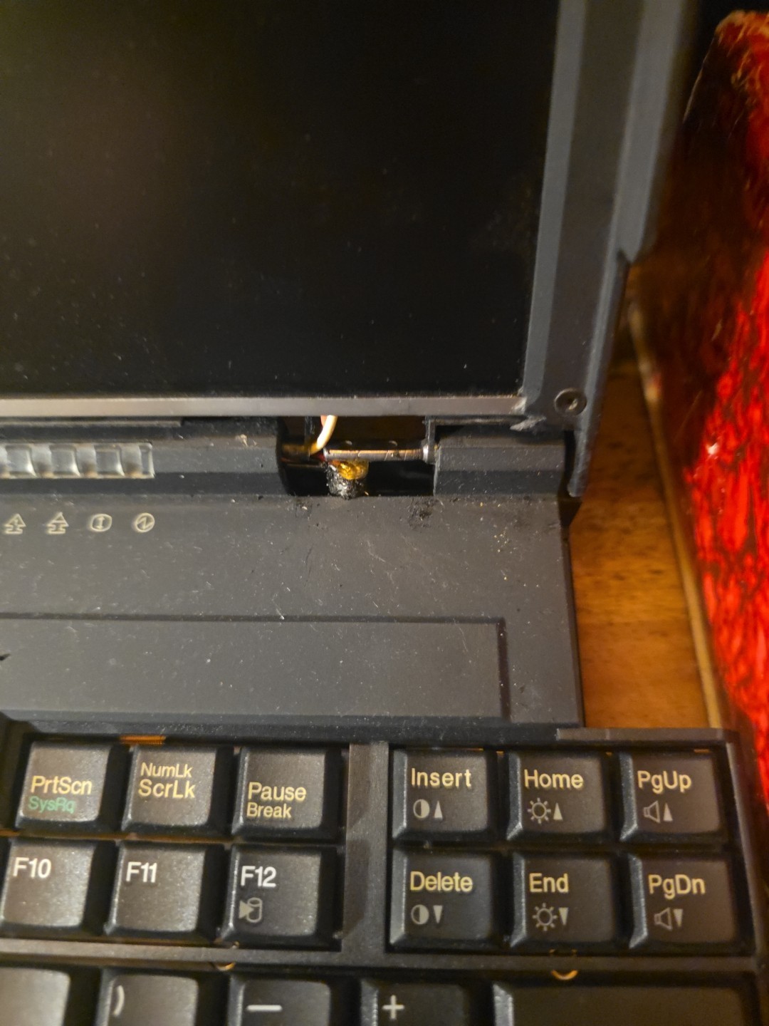 Non-working Vintage IBM ThinkPad 701C Butterfly Type 2630-5TU Win 3.1
