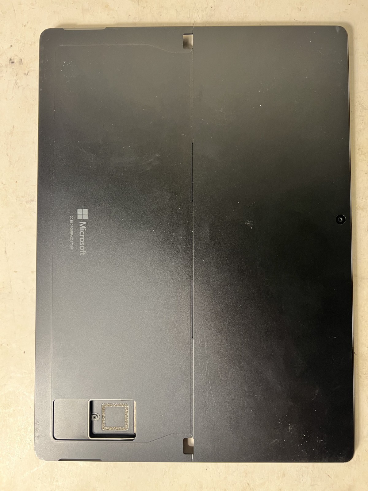 Microsoft Surface Pro 9 13″ i5-1235U 8GB RAM 2038 As-Is No Screen No SSD READ!!!