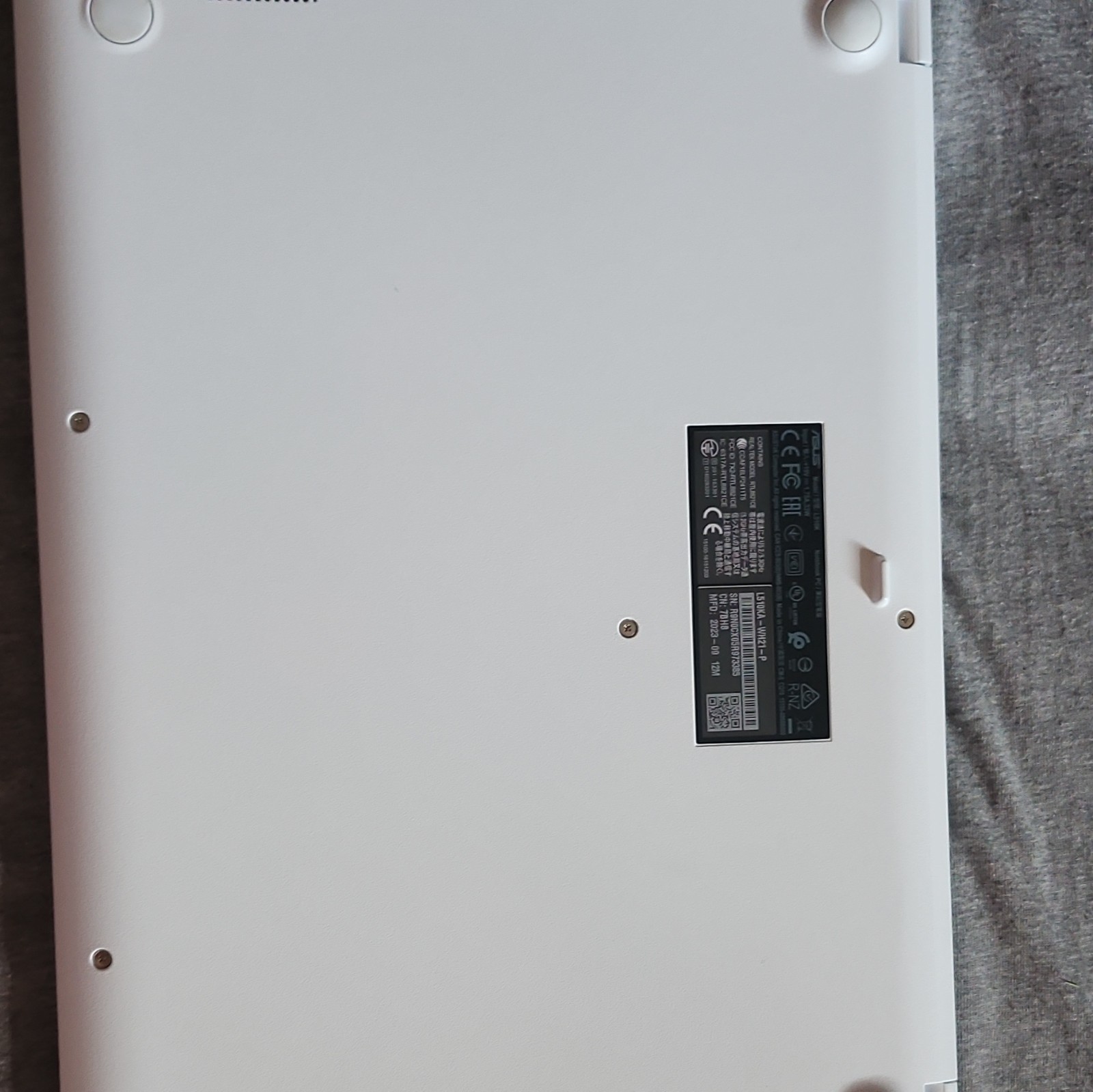 ASUS E510 15.6″ Rose Gold Laptop Intel Pentium Silver Win 11 Home Charger