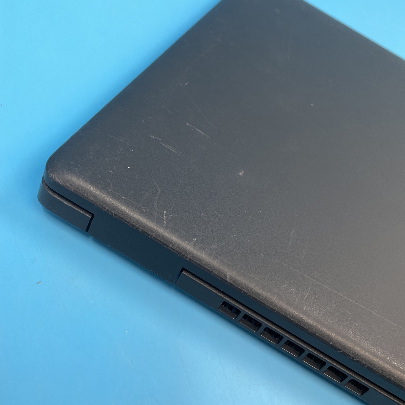 Dell Latitude 3520 | i5-1135G7 | 8GB RAM | 256GB SSD | NO OS | 67% BATT