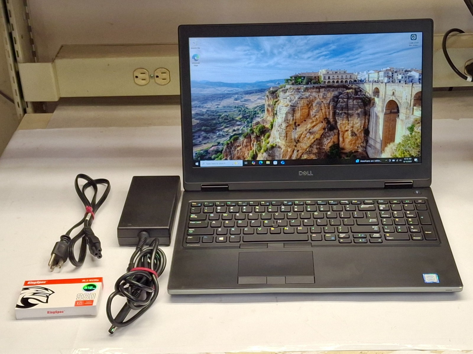 Dell Precision 7530 i7 8850H @ 2.60 GHz 512 GB 32 GB 15.6″ FHD