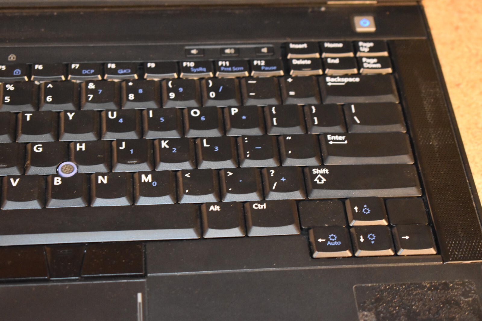 Dell Latitude E6400 Intel Core 2 Duo 2.26GHz 4GB 80GB WiFi Windows XP Pro 32-bit
