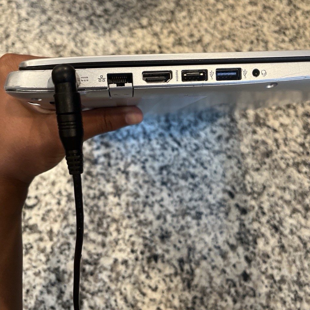 Acer Aspire 5 15.6″ (128 GB SSD, AMD Ryzen 3200U, 2.6GHz, 4GB) Laptop