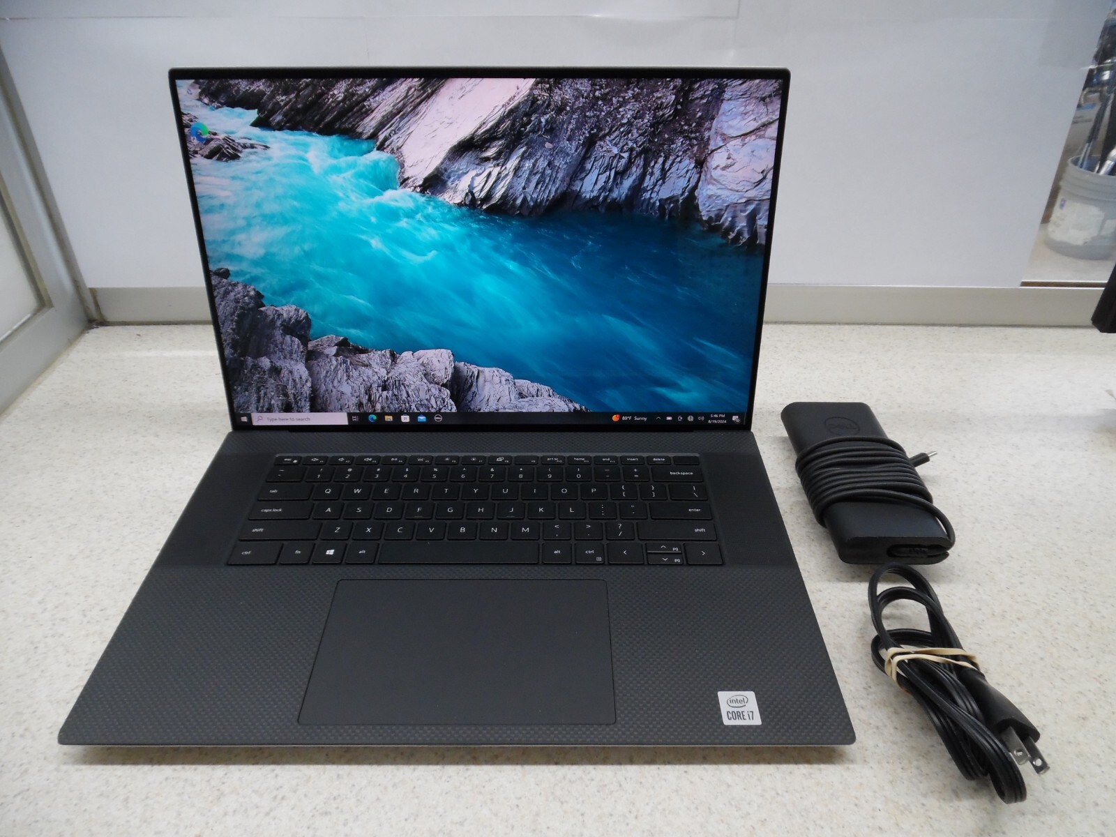 Dell XPS 17 9700 17″ 2TB SSD, Intel Core I7 8 Cores 4.7GHz, 48GB RAM NVIDIA 2060