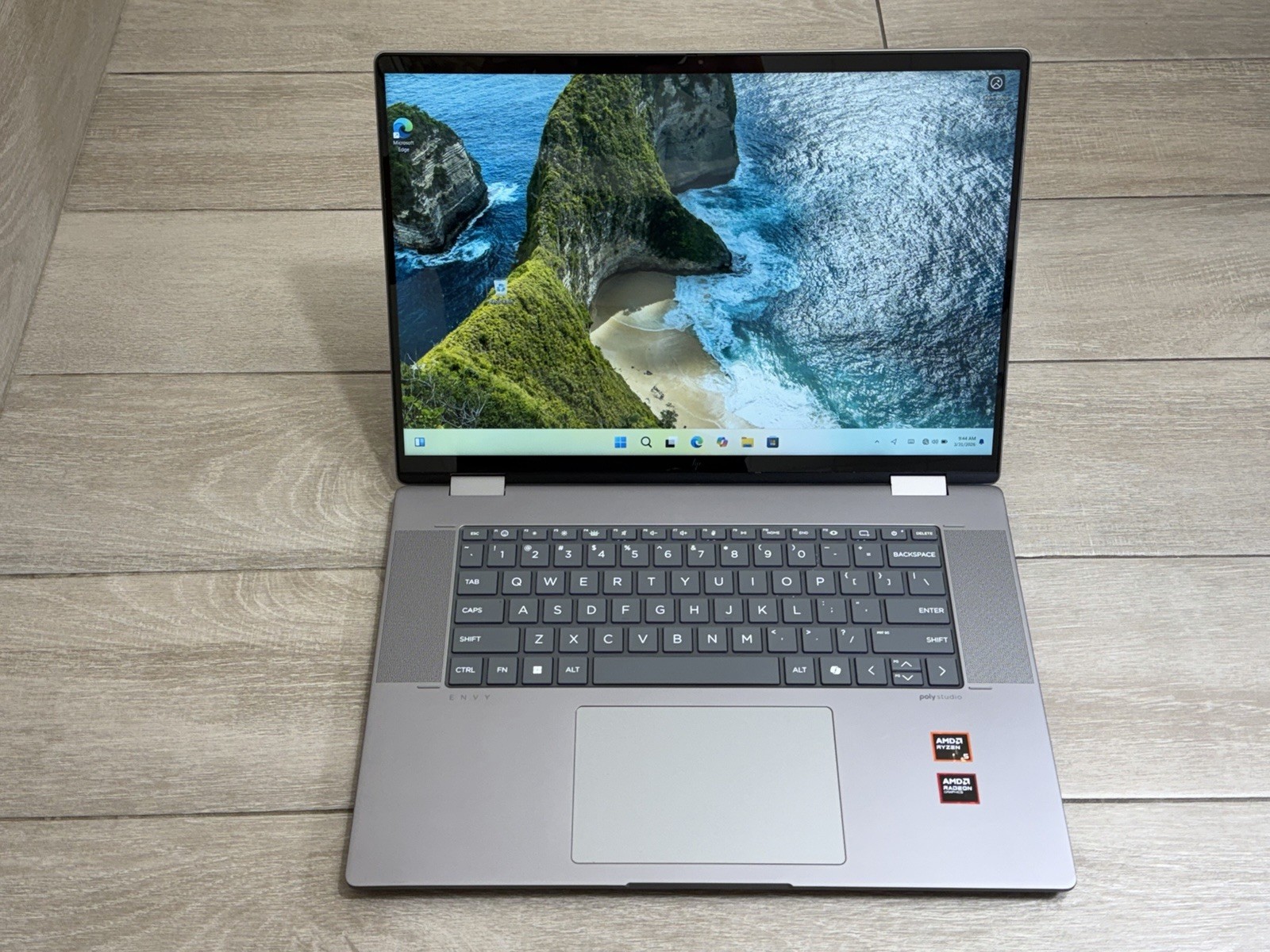 HP Envy x360 2-in-1 16-ad0013dx 16″ Touch Ryzen 5 8640HS 8GB RAM 512GB SSD