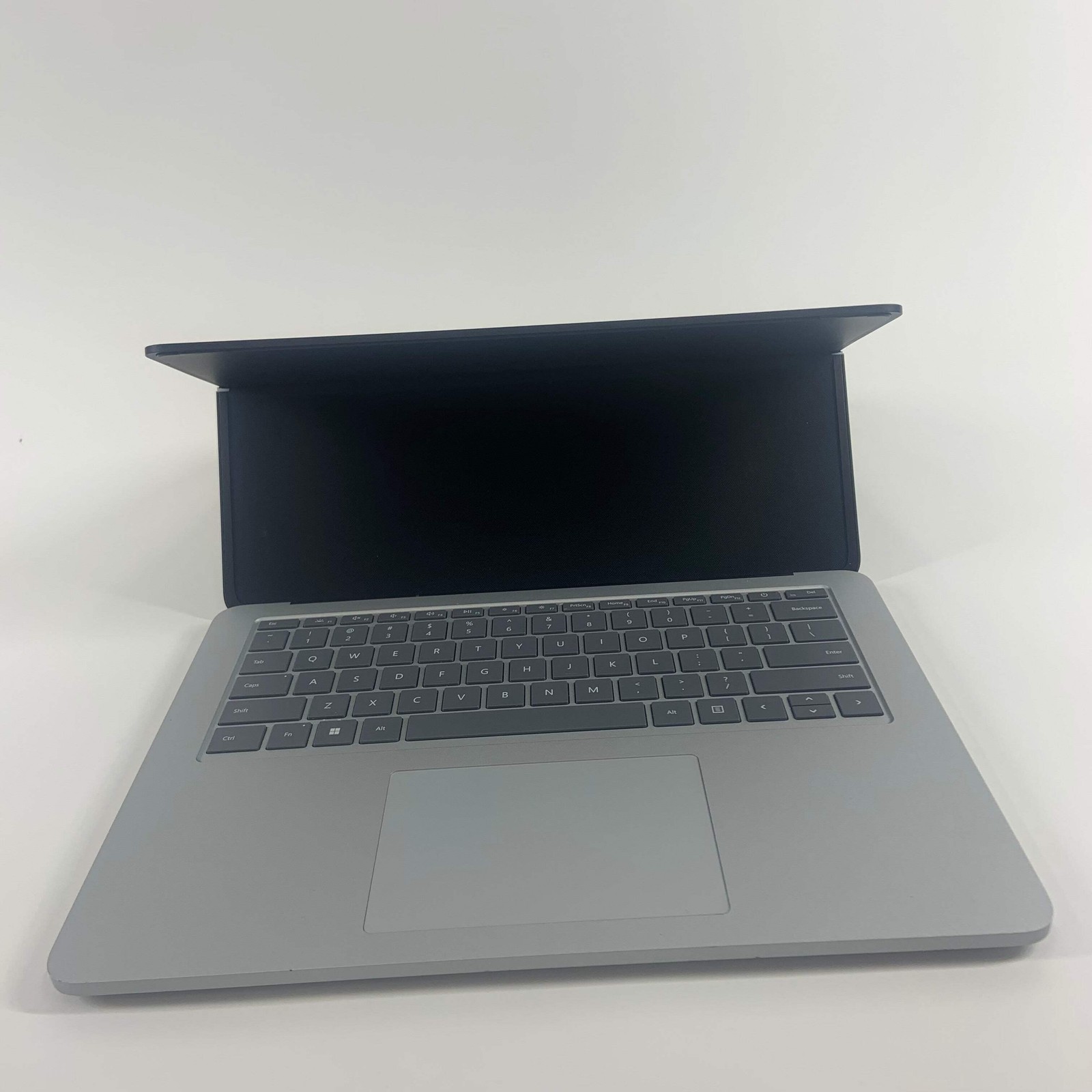 Microsoft EliteDisplay INVPM001 15.6″ i5-11300H 3.1GHz 16GB RAM 250GB SSD