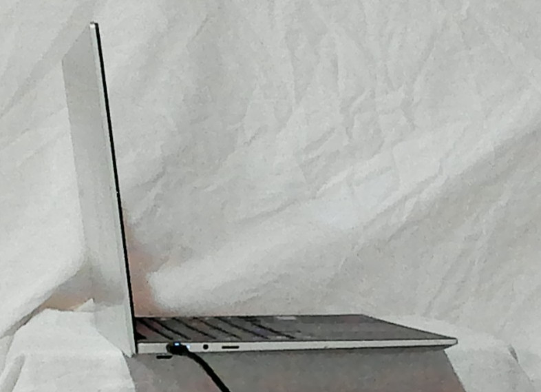 Samsung Galaxy Chromebook Go 14″ XE345XDA (2021) Excellent+Sleeve, Charger & Hub