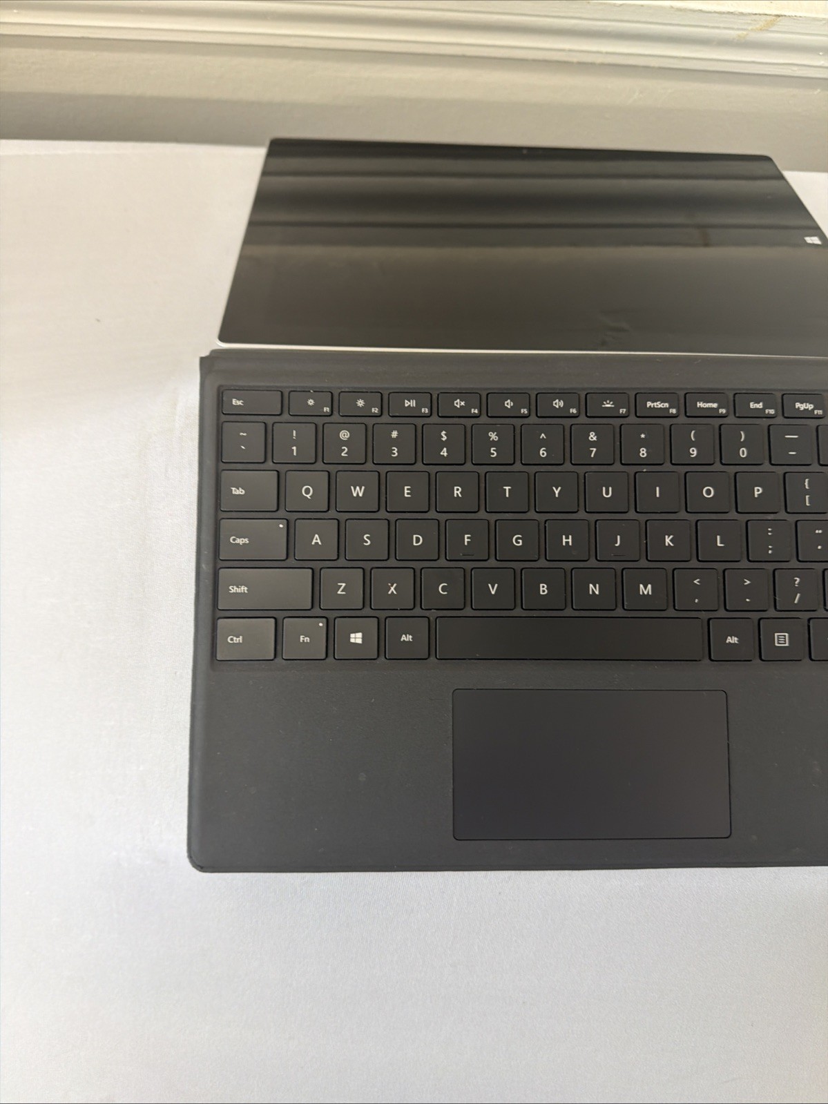 Microsoft Surface 2631 Laptop – Good Screen – Intel i5-4300U – Read Des