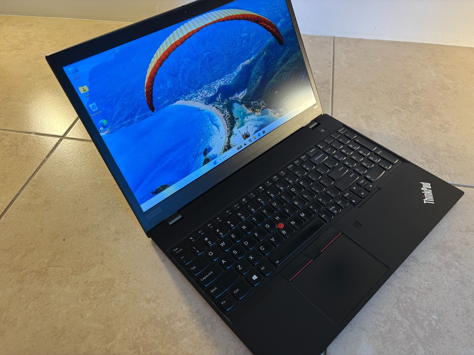 Lenovo ThinkPad T590 i7-8565U 16GB RAM 512GB SSD Windows 11 Pro 15.6″ Laptop