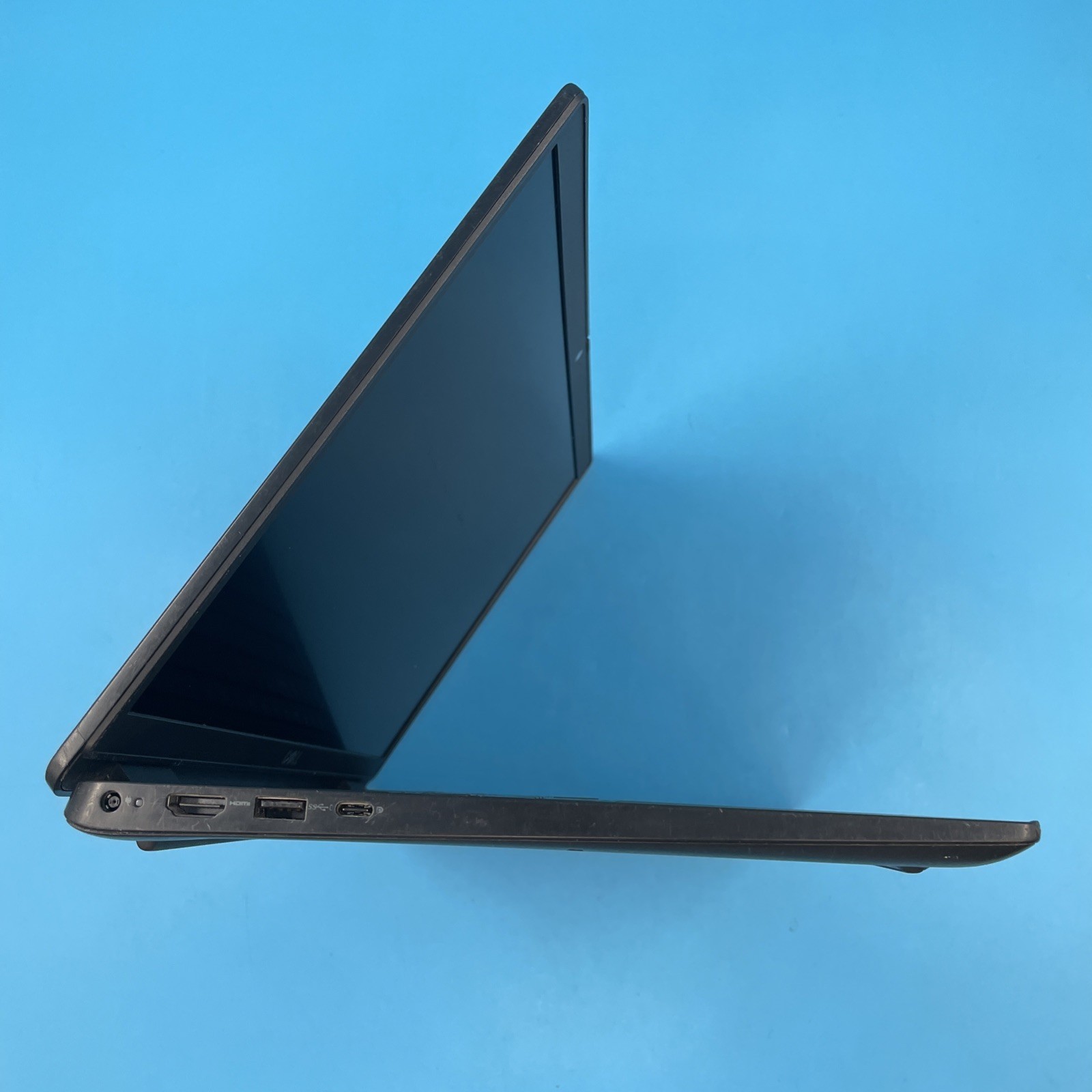 Dell Latitude 3520 | i5-1135G7 | 8GB RAM | 256GB SSD | NO OS | 67% BATT