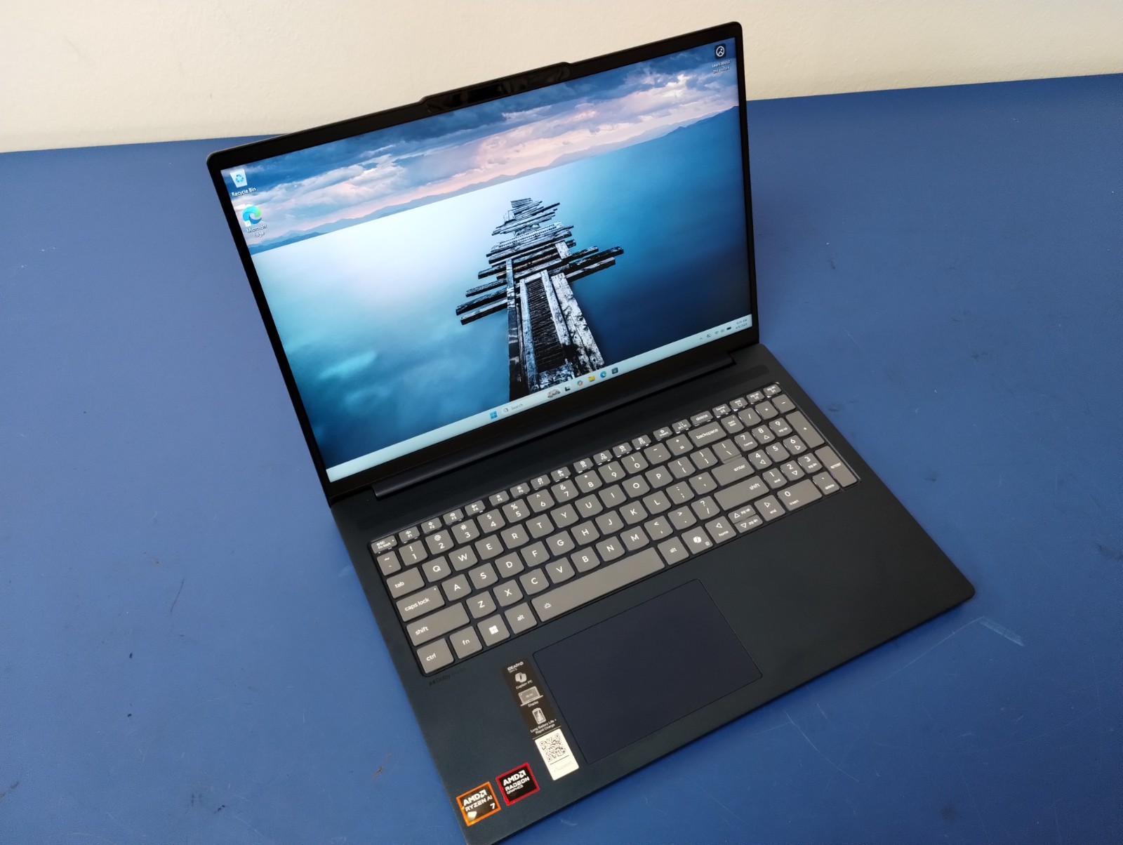 Lenovo IdeaPad 5 2-in-1 16AKP10, AMD Ryzen AI 7 350, 16 GB RAM, 1 TB NVMe SSD
