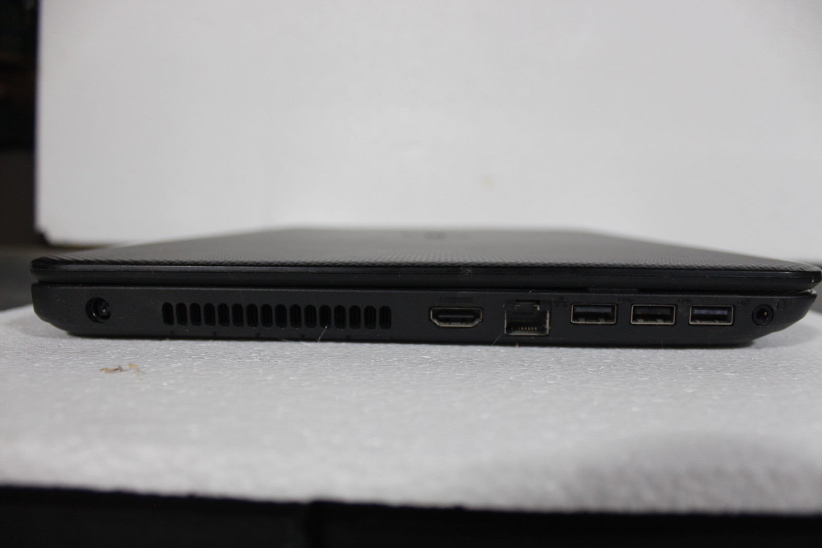 Dell Inspiron 3521 (1.80GHz/2GB/320GB) WEBCAM, 15.6″ WXGA Windows 7 PRO 64-Bit