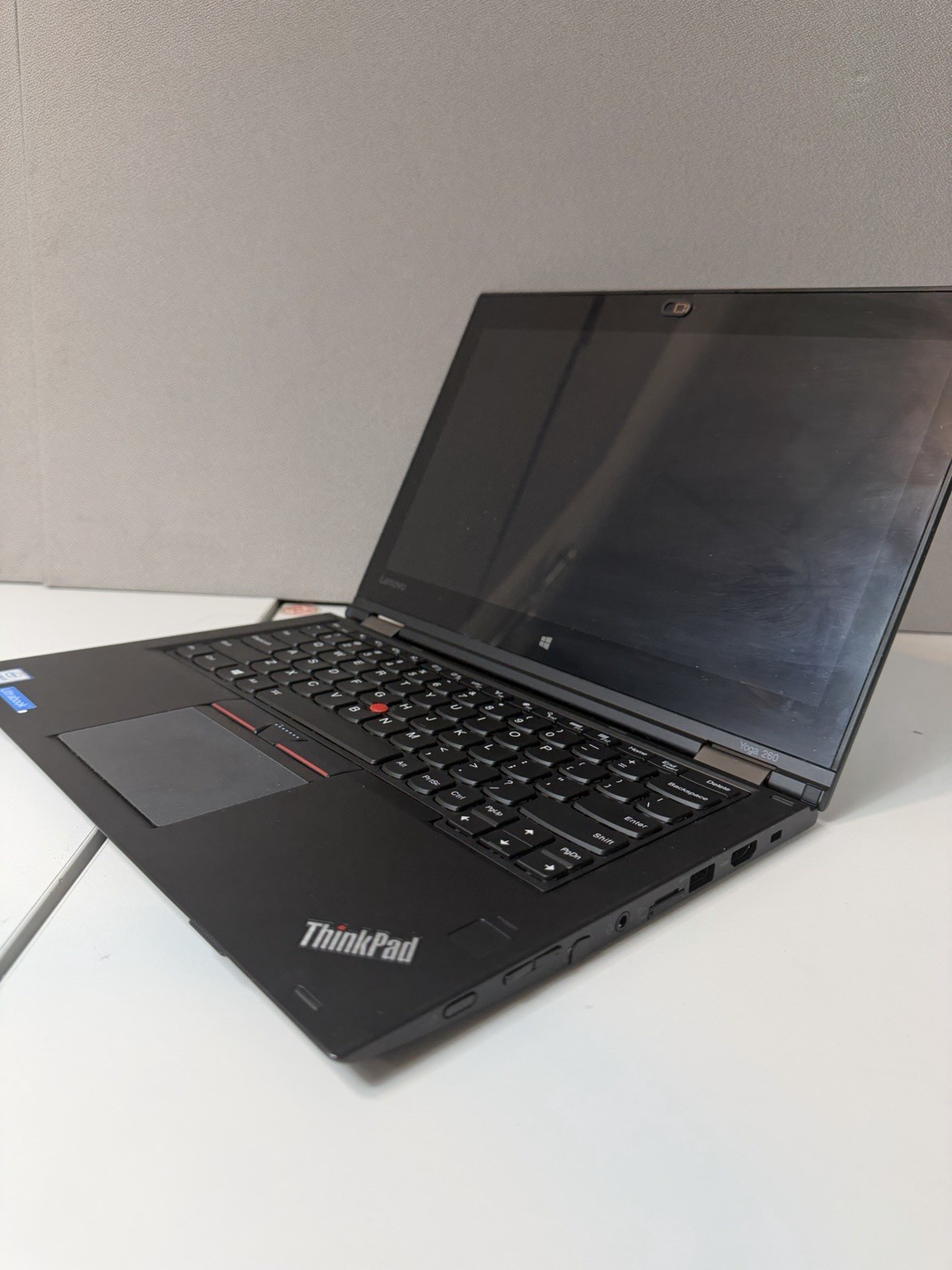 Lenovo ThinkPad Yoga 260 12.5” Touch Laptop i3-6100U 4GB RAM, 128GB SSD +Charger
