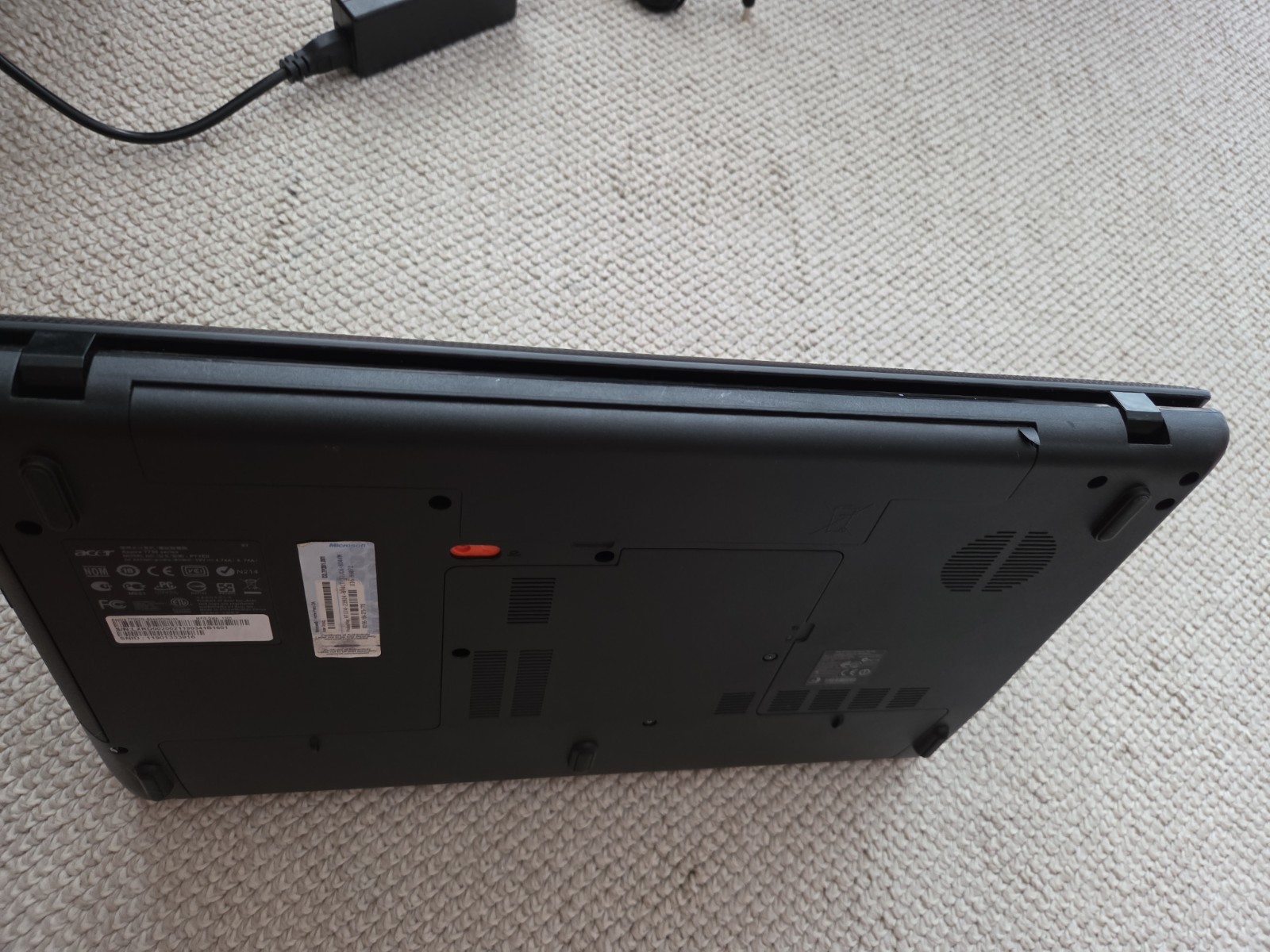 Acer Aspire 7750ZG 17.3 inch 8GB RAM 120GB SSD Radeon HD 6650M Windows 10