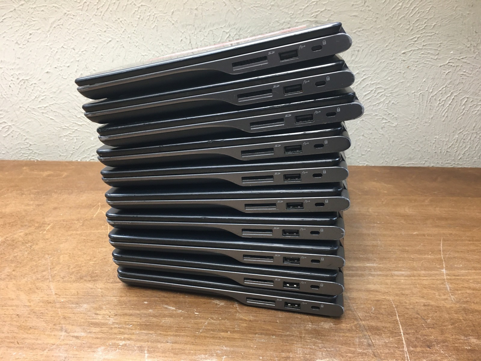 10x – Linux Fedora 41 Acer Laptops 11.6″ Intel 1.40GHz 2955U 2GB DDR3 16GB SSD