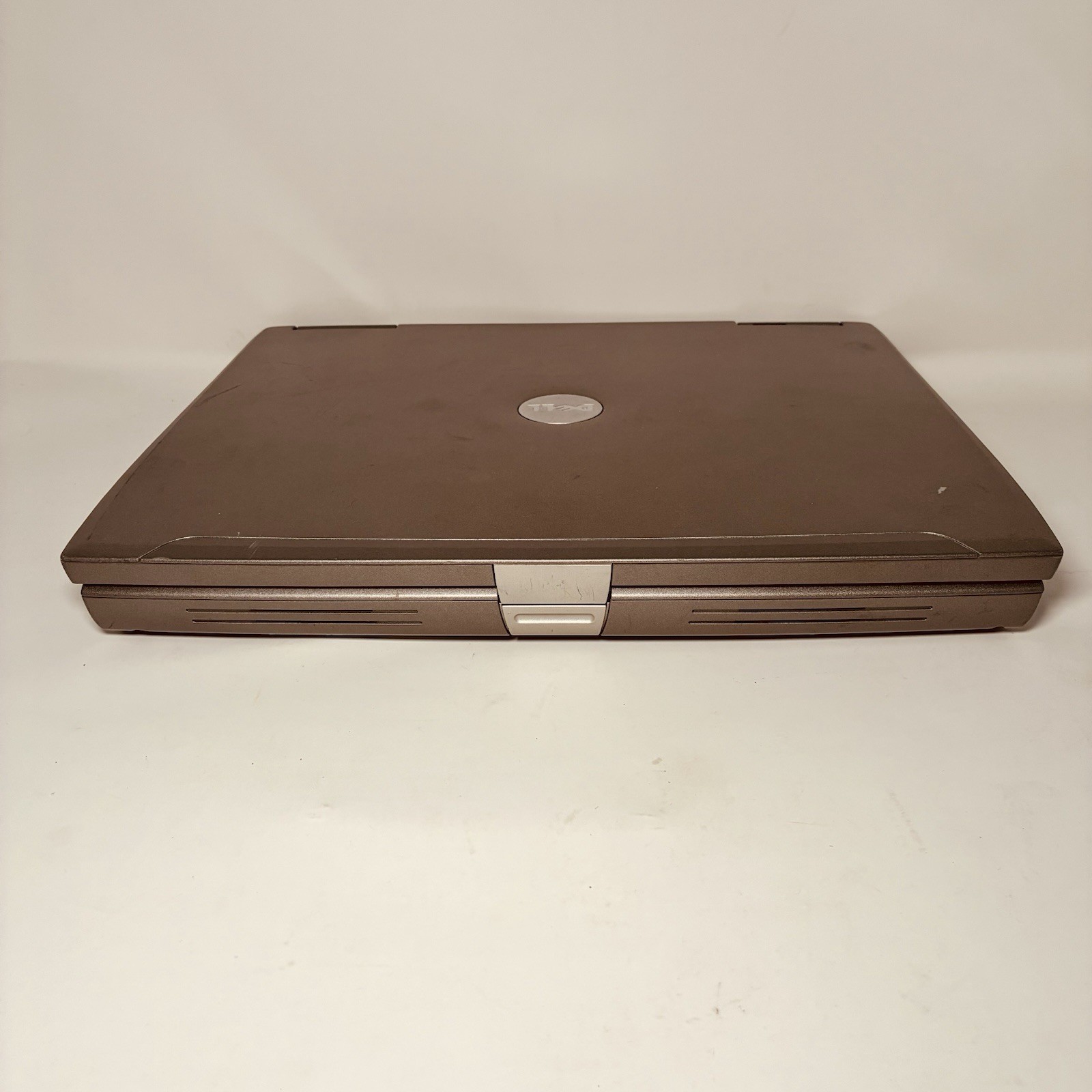 Vintage 14” Dell D610 Win2000 Pro 1GB 40GB DVD-RW 1400p Good Batt OEM AC Grade A