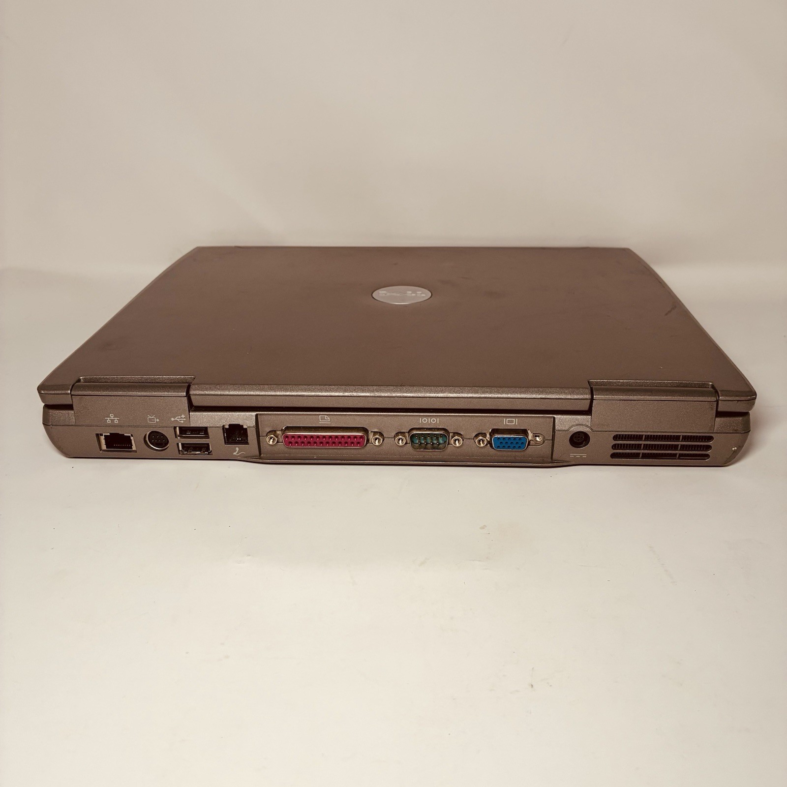 Vintage 14” Dell D610 Win2000 Pro 1GB 40GB DVD-RW 1400p Good Batt OEM AC Grade A