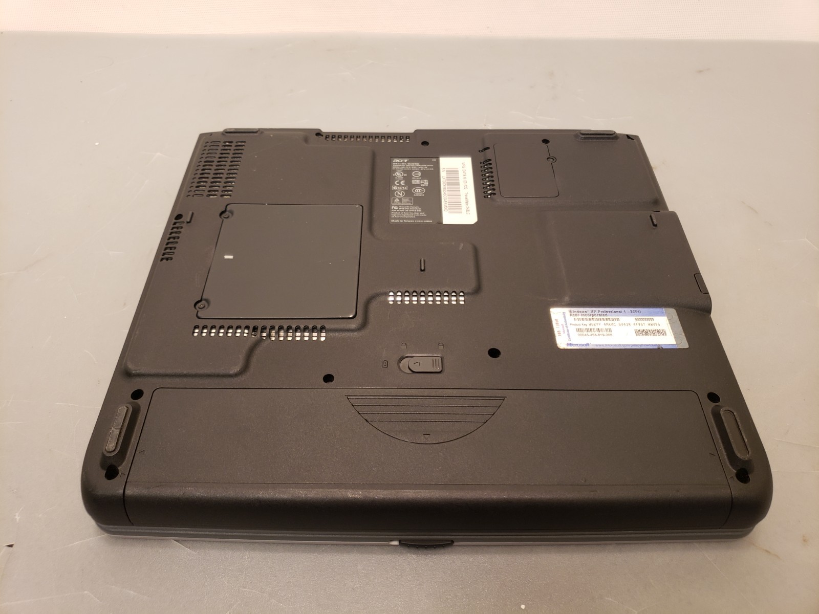 Vintage Acer TravelMate 240 Laptop 15″ Celeron 2.52GHz 512MB 100GB WinXP *Nice