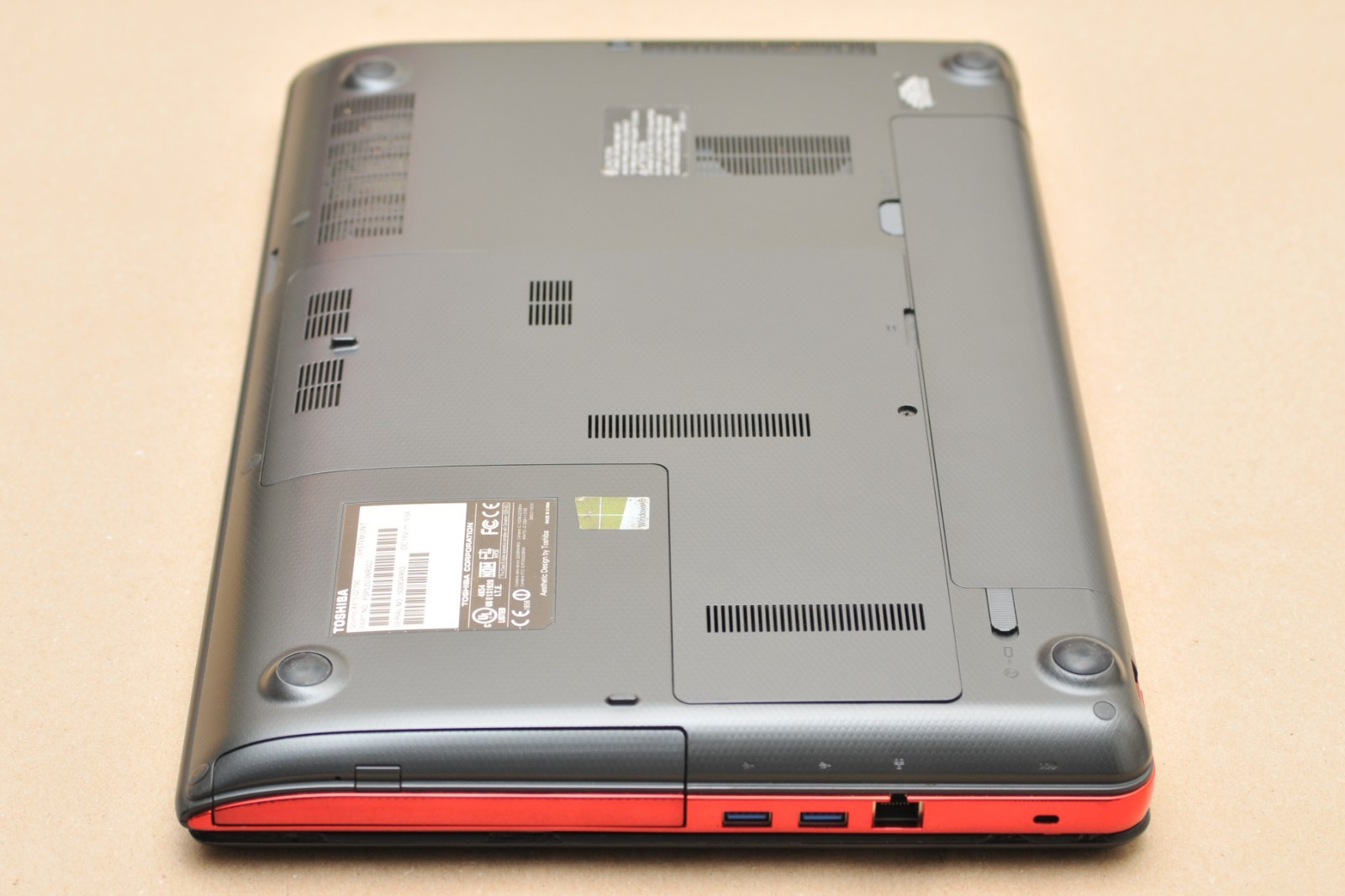 Toshiba Qosmio X875-Q7190 i7-3630QM GeForce GTX 670M 256GB SSD 12GB RAM Win 8