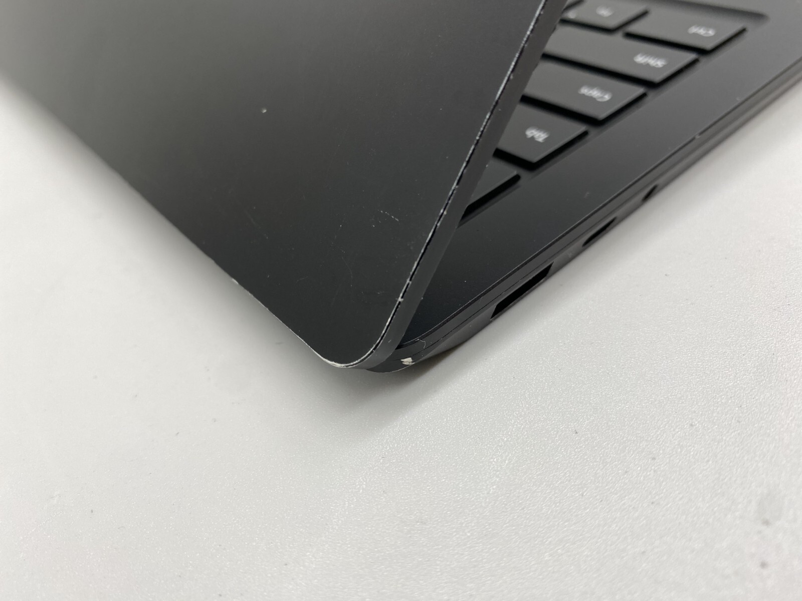 Microsoft Surface Laptop 3 1868 13.5″ i5-1035G7 8GB RAM 256GB SSD Blk-C-See Desc