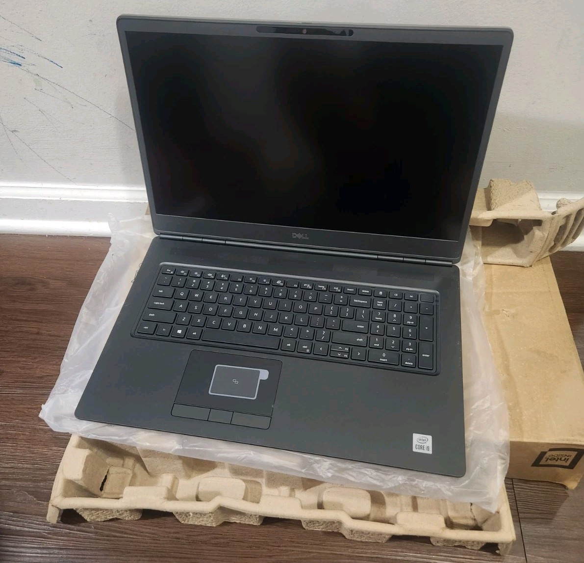 Dell Precision 7750 17 ” (( Intel i9-10885H,2.4GHz , 32GB RAM )) (( New ))