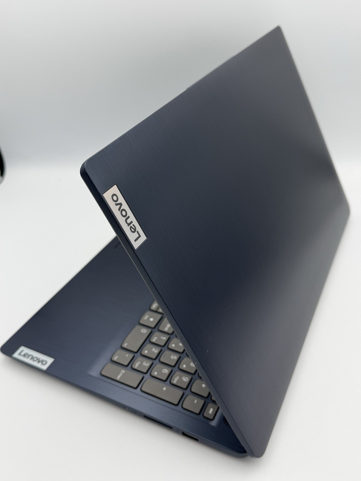 Lenovo IdeaPad 3 15.6” 15ITL6 – i7 11th Gen | 8GB RAM | 512GB SSD – 41C