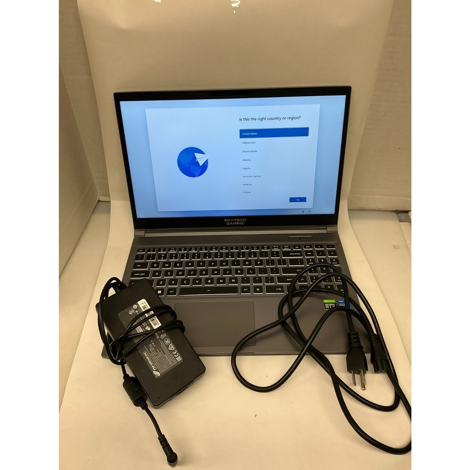 Skytech Gaming Lumi Gaming Laptop Intel 12450H,RTX 3050,1TB NVMe M.2, 16GB-USED