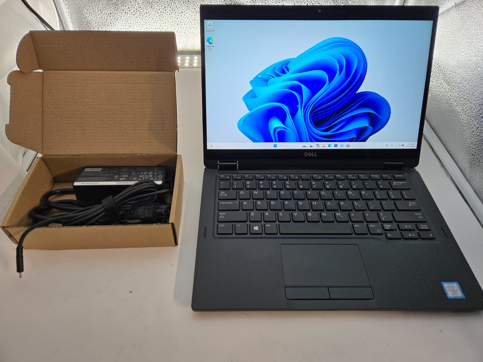 Latitude7390 2in1 w/charger.i7-8650U.16GB.512GB NVMe.13.5″FHD Flip Touch.Nice!