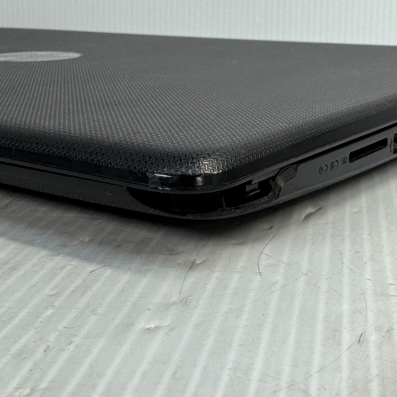 HP 17-bs049dx i5-7200U 17.3″ Windows 11 Laptop 128GB SSD **WEAR SEE PICS