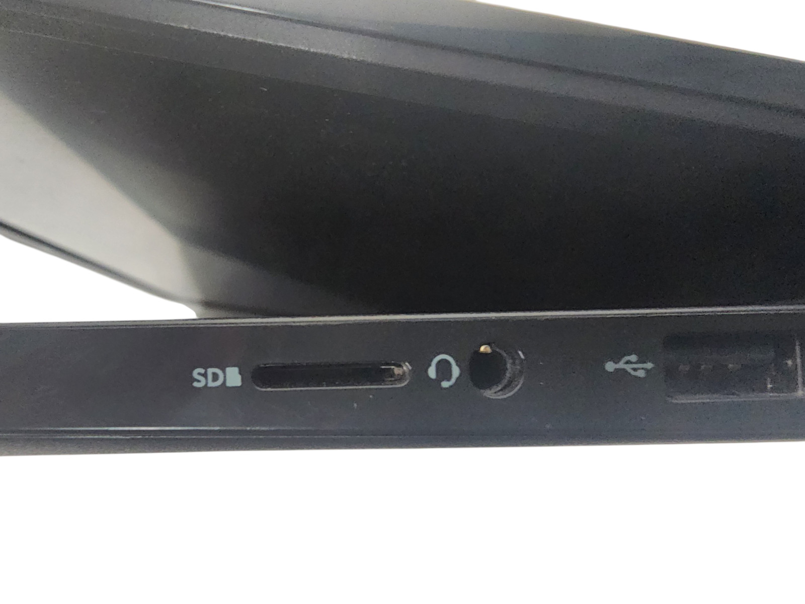 Dell Latitude 3520 15.6″ Laptop i5-1135 G7 8GB RAM NO SSD NO OS Boots to Bios