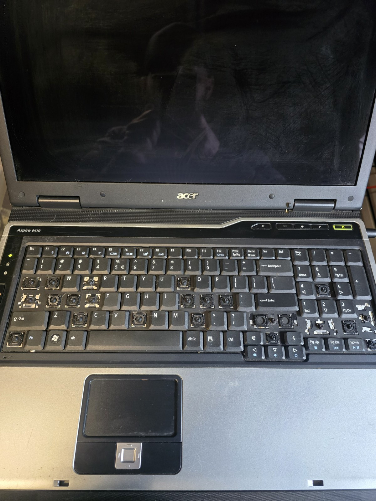 FOR PARTS 17″ Acer Aspire 9410 With Charger