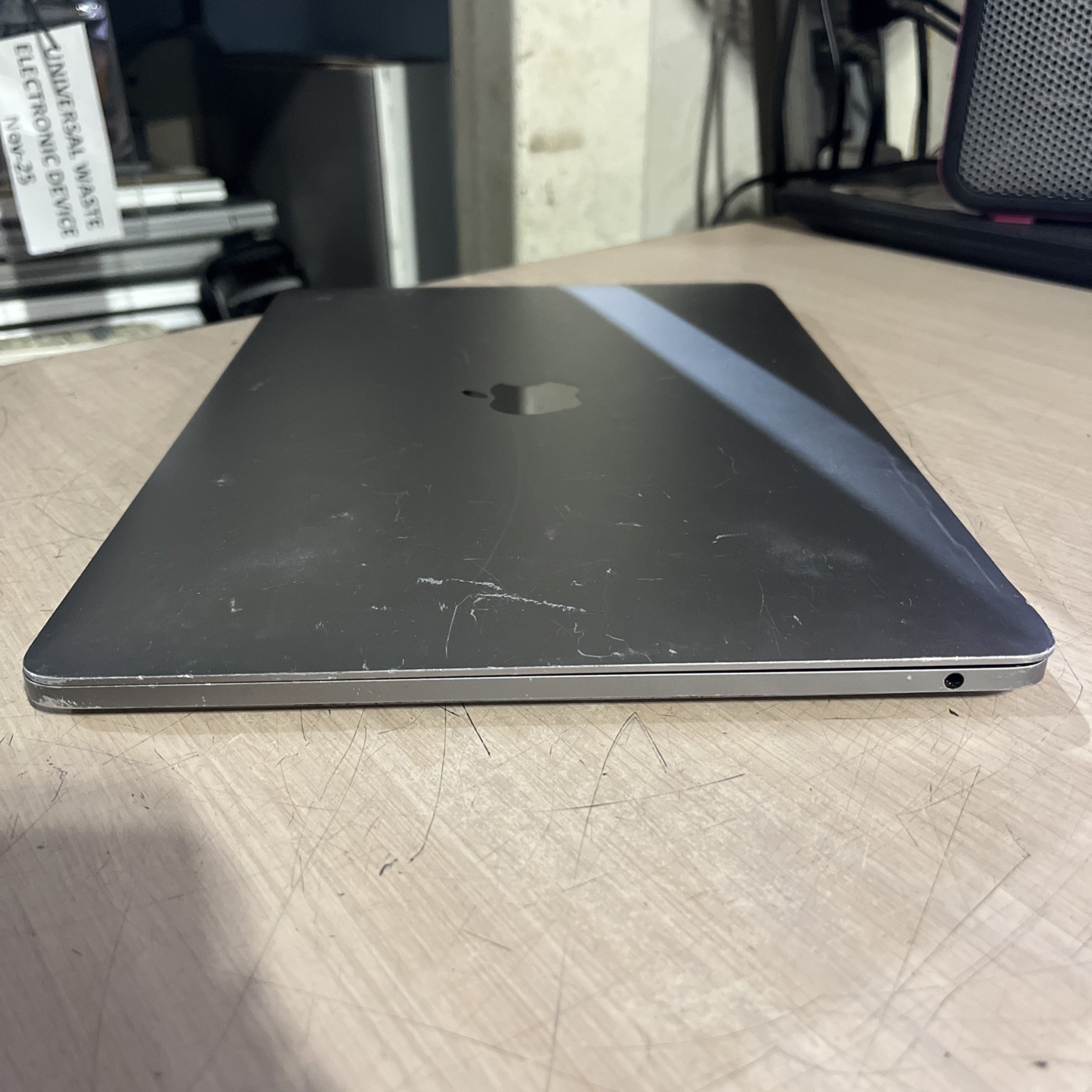 APPLE MACBOOK PRO 13″ MID-2017 CORE I5-7360U 2.3GHZ 8GB RAM 256SSD