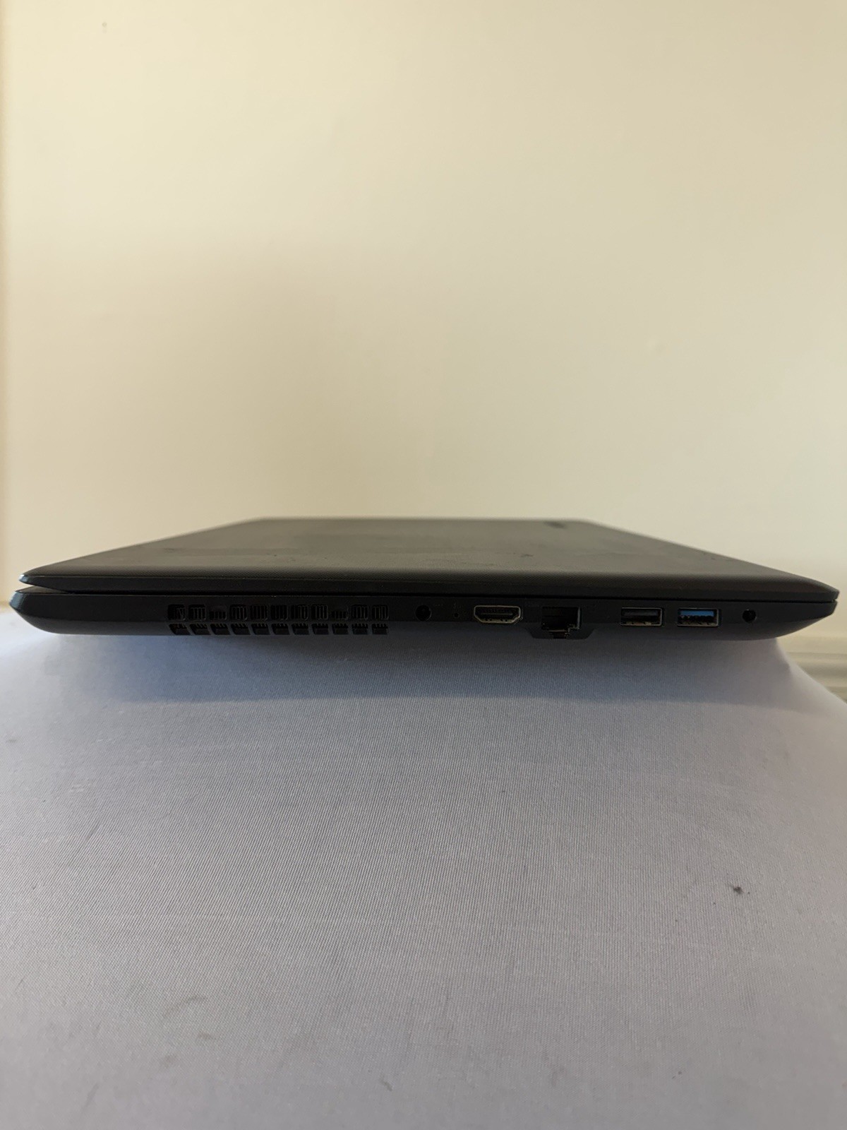 Lenovo Ideapad 110-15ACL Laptop – Good Screen – AMD A6-7310 – Read Des