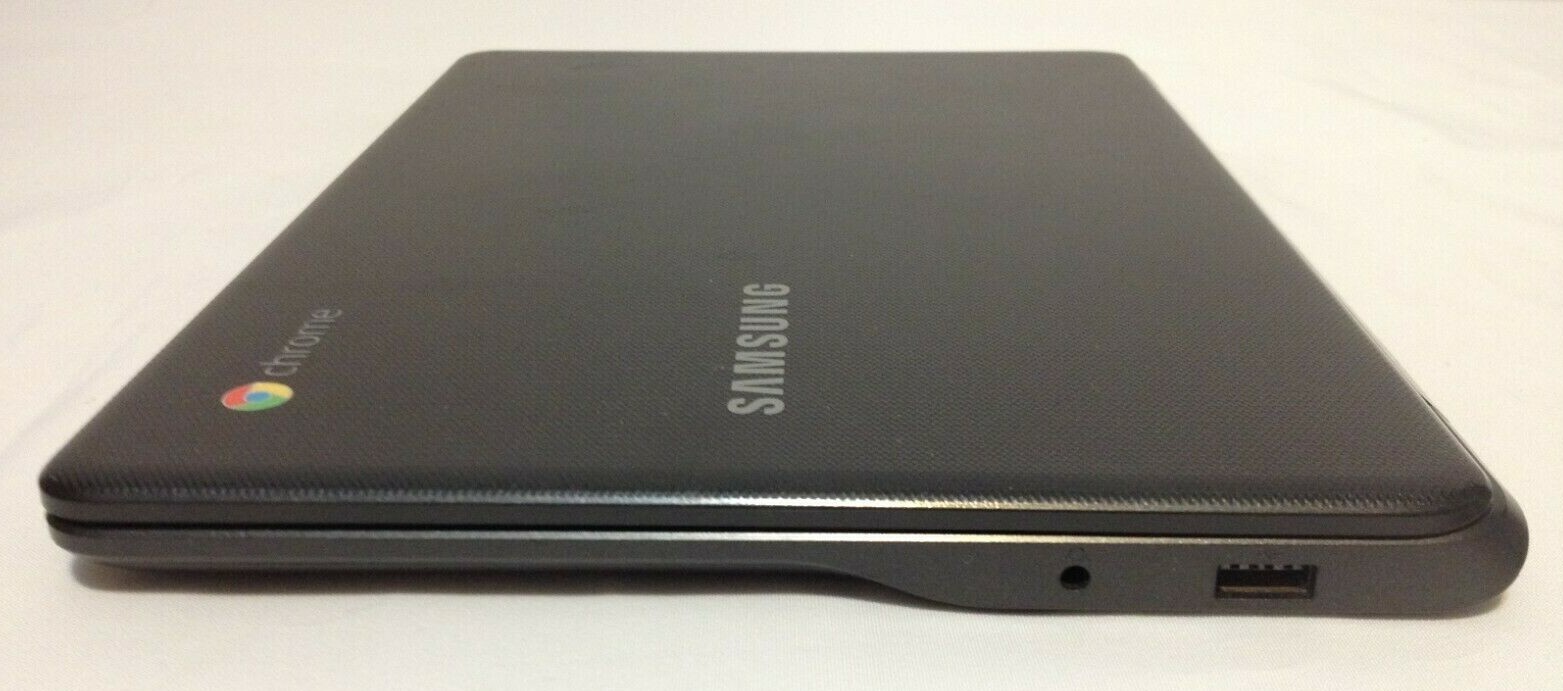 SAMSUNG Chromebook 3 XE500C13 11.6in. and Charger (16GB, 2.48GHz, 2GB)