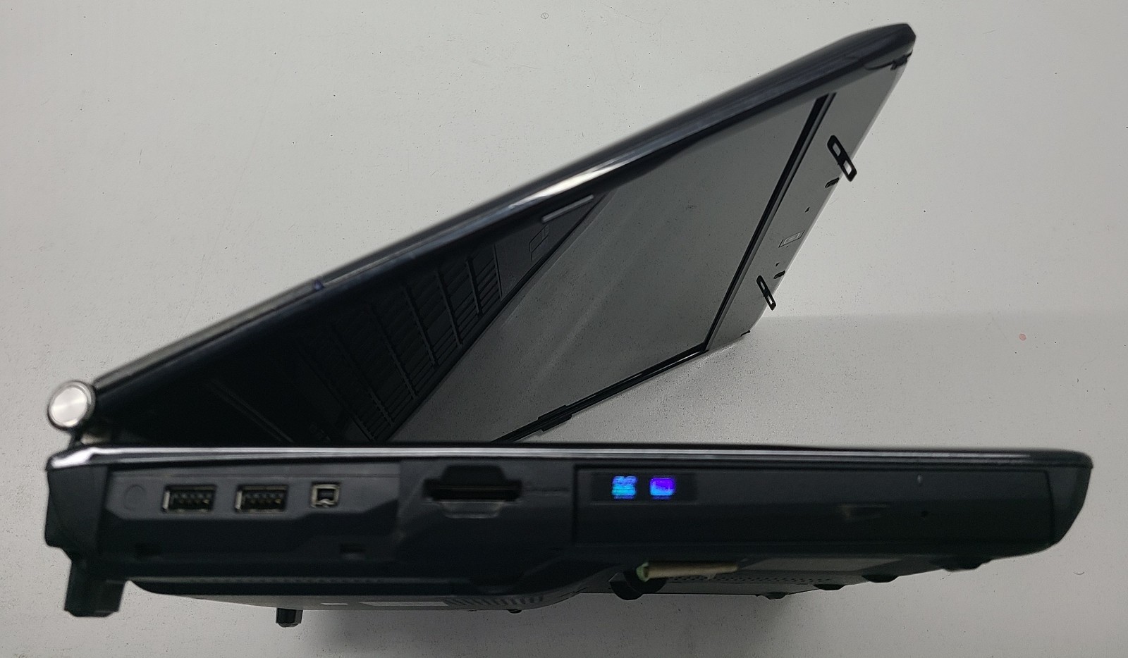 ASUS ROG G72GX 17.3″ Laptop Intel Core 2 Duo P8700 6GB Ram NO HD/OS (FL)