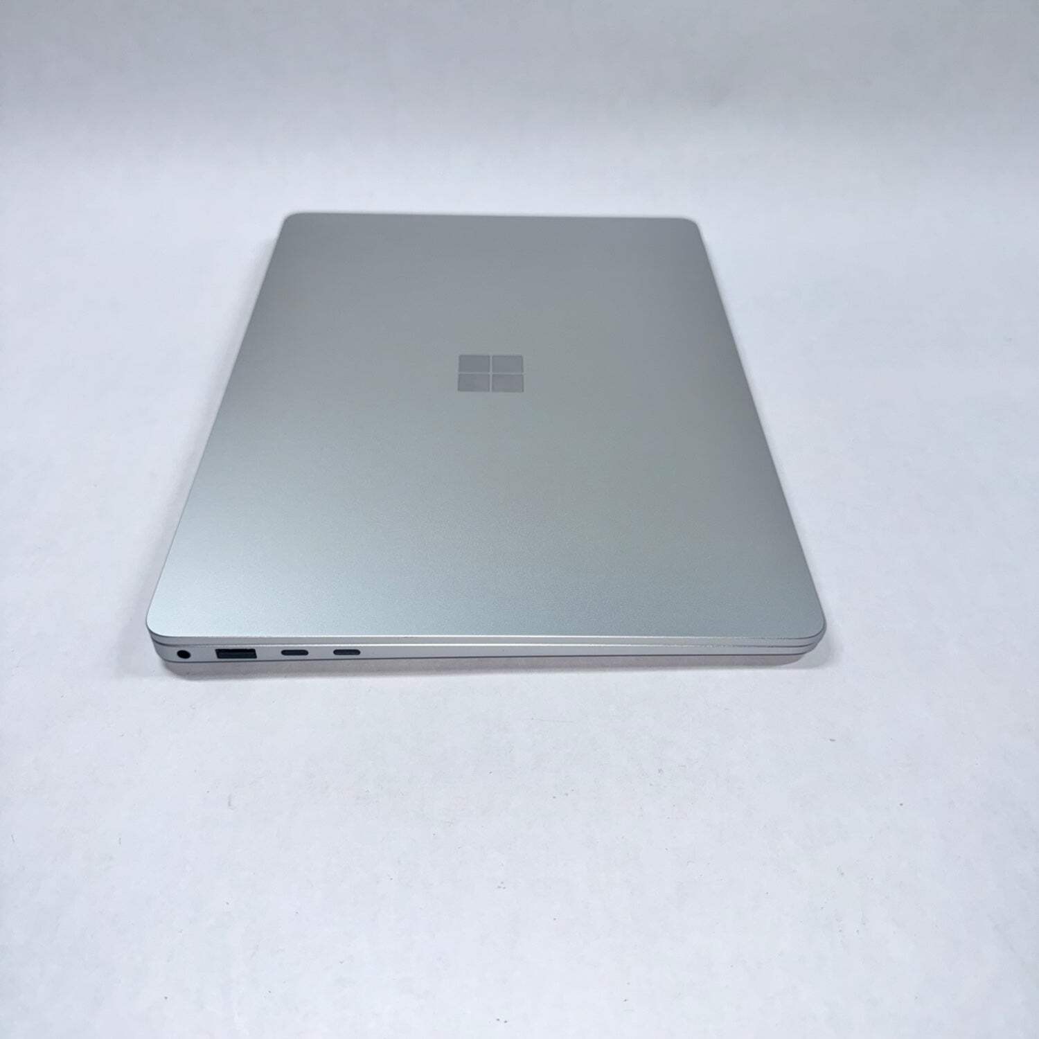 Microsoft Surface Laptop 7 2107 13.8″ Core Ultra 7 2.2GHz 32GB RAM 512GB SSD