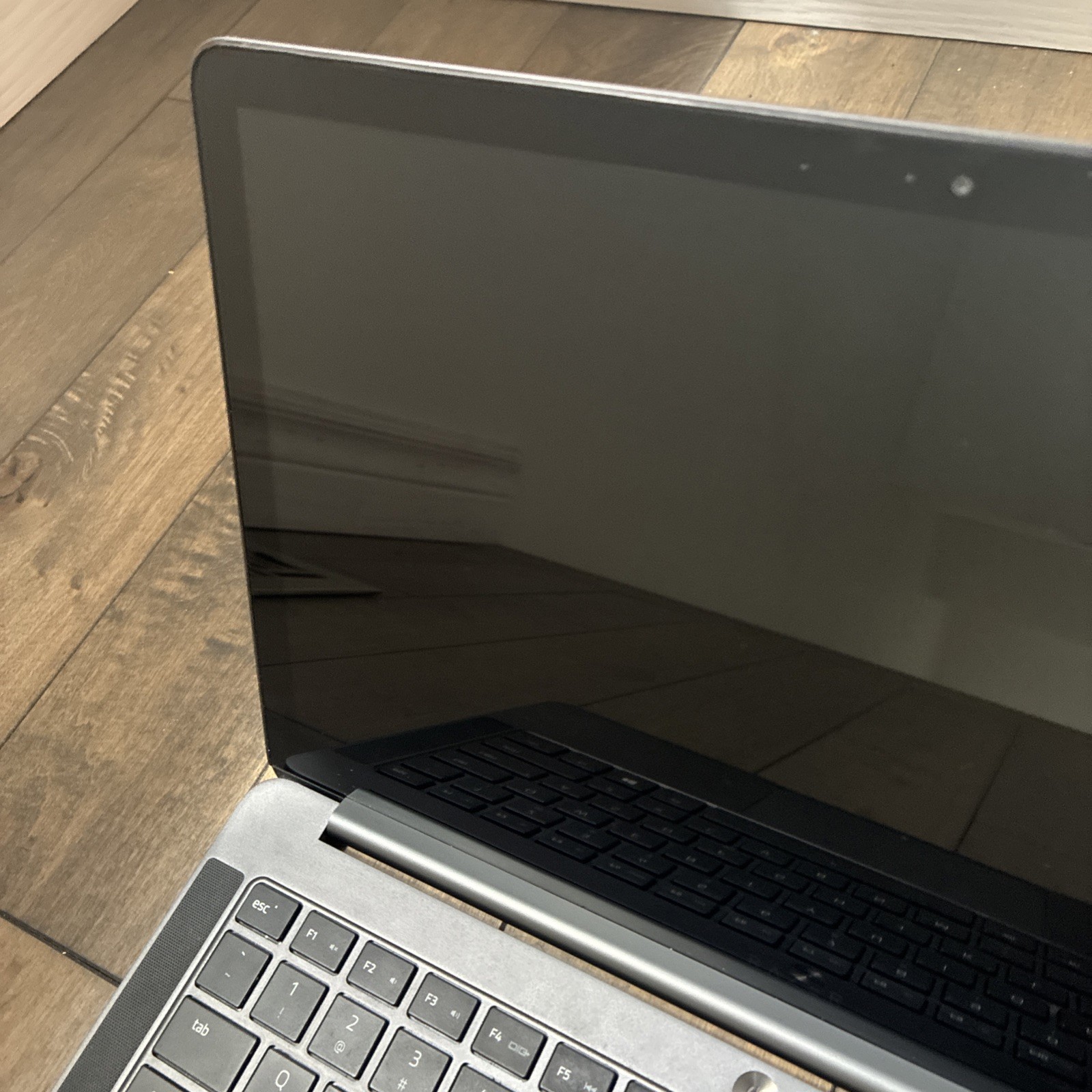 AS IS Razer Blade Stealth 13 RZ09-02394E32 i7-8550U QHD+ 1.8GHz 16GB Ram NO SSD