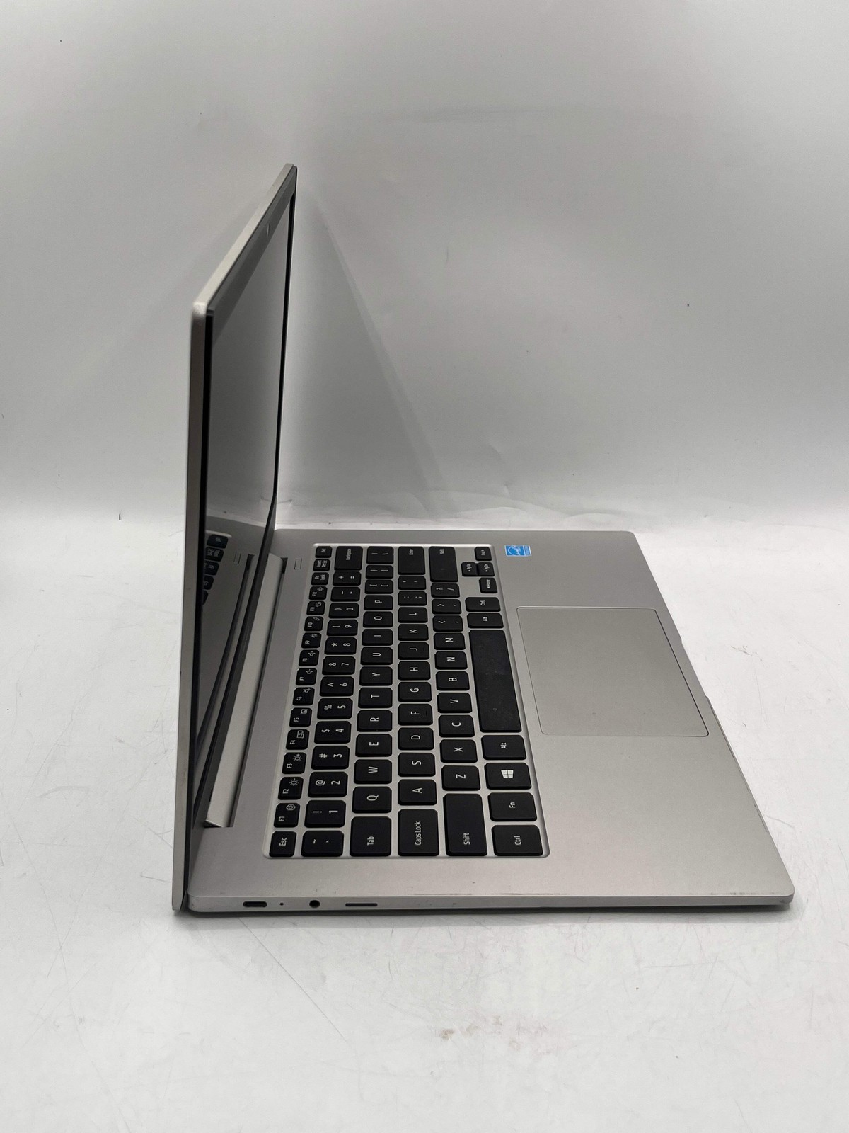 Samsung Galaxy Book Go 14-inch 2021 Snapdragon 7c Gen 2 4GB 128GB Laptop – Broke