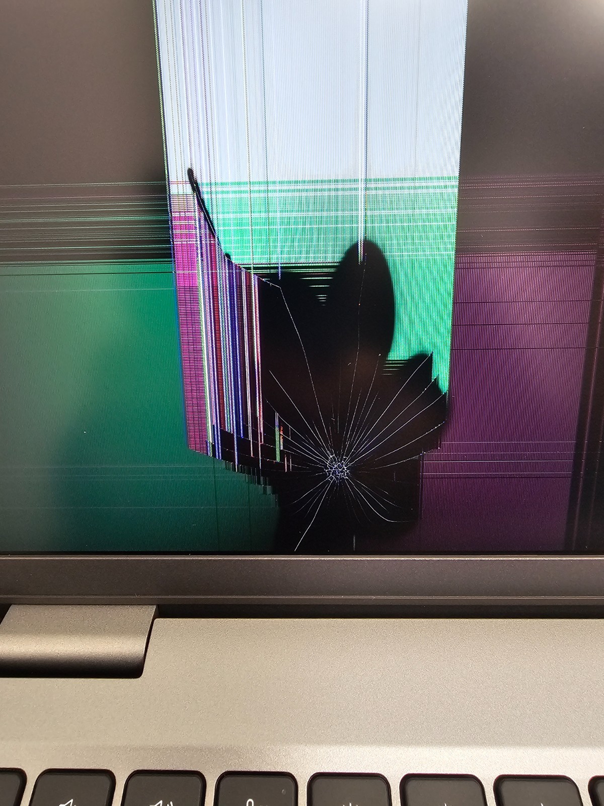 Dell Latitude 5540 i5-1345U FHD N-T 16GB Ram 256GB SSD Win 11 Pro